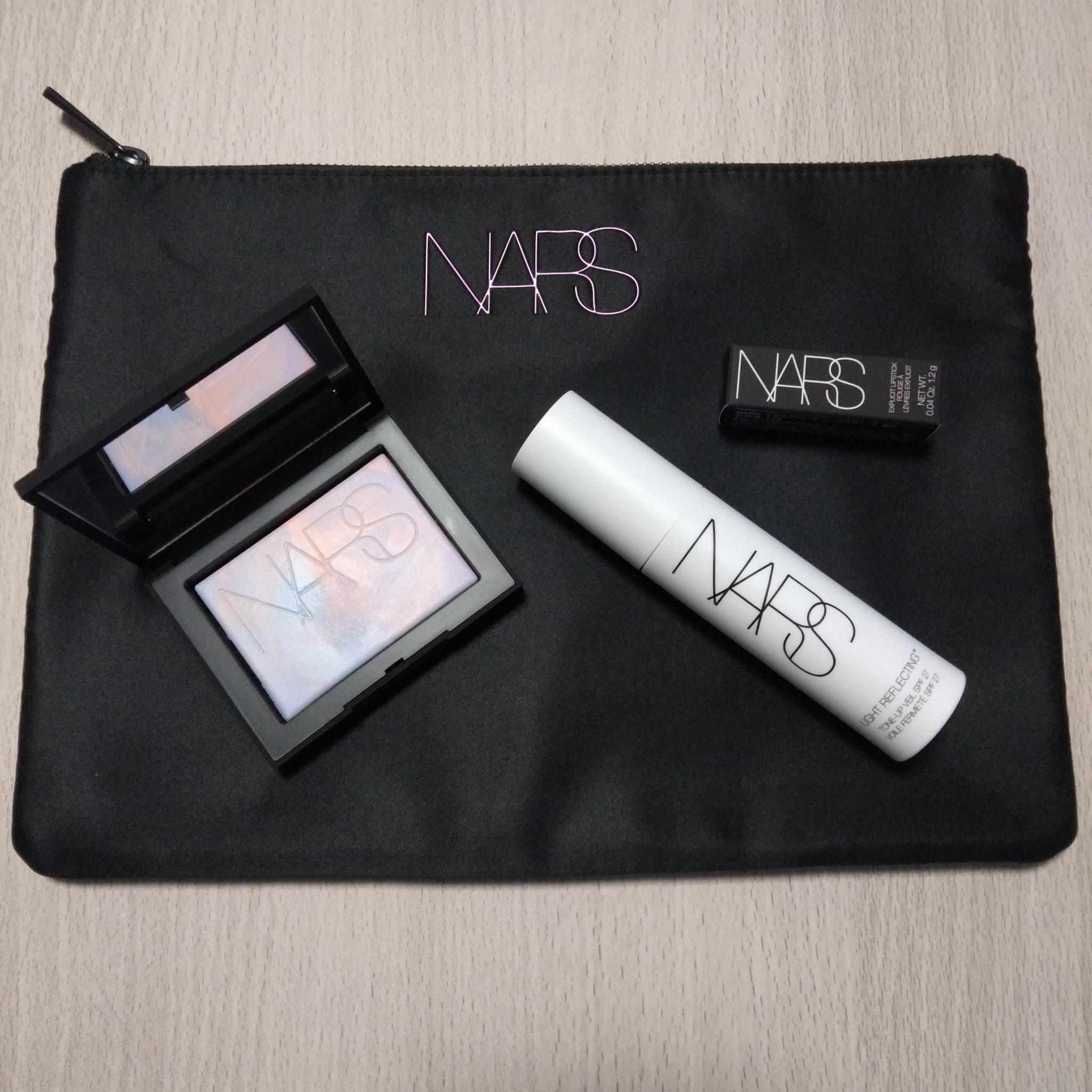 ライトリフレクティング プリズマティックパウダー/NARS/プレストパウダーを使ったクチコミ（2枚目）