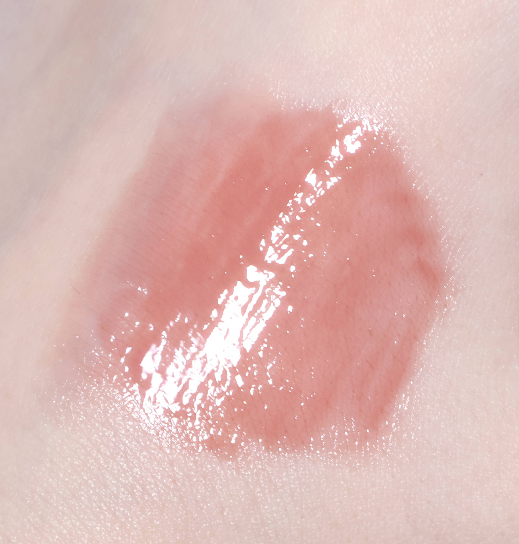 YSLラブシャイン キャンディ グロウ バーム 3B/YVES SAINT LAURENT BEAUTE/口紅を使ったクチコミ（2枚目）