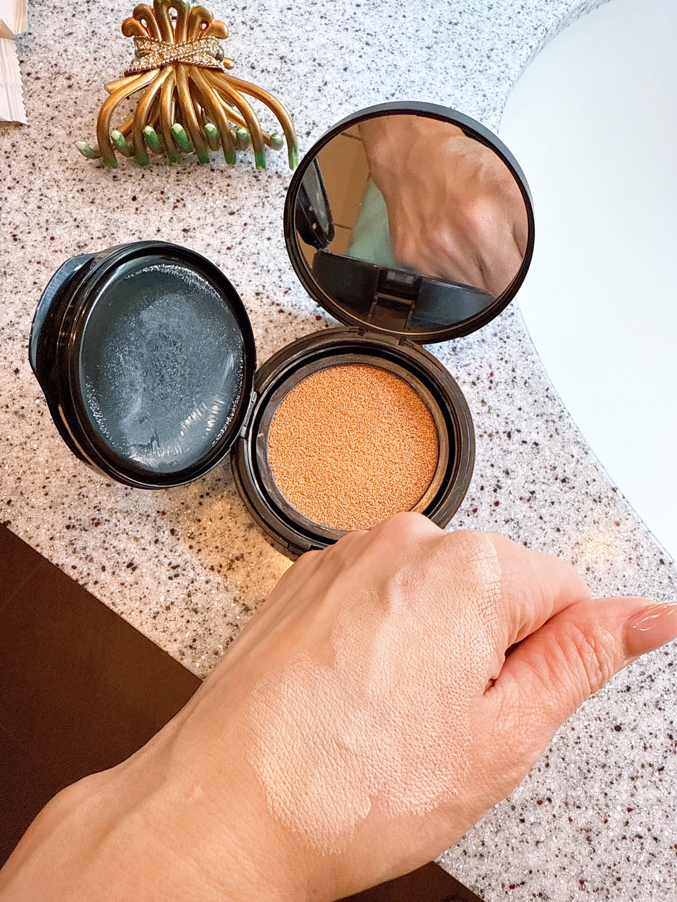 レブロン カラーステイ ロングウェア UV クッション ファンデーション/REVLON/クッションファンデーションを使ったクチコミ（2枚目）