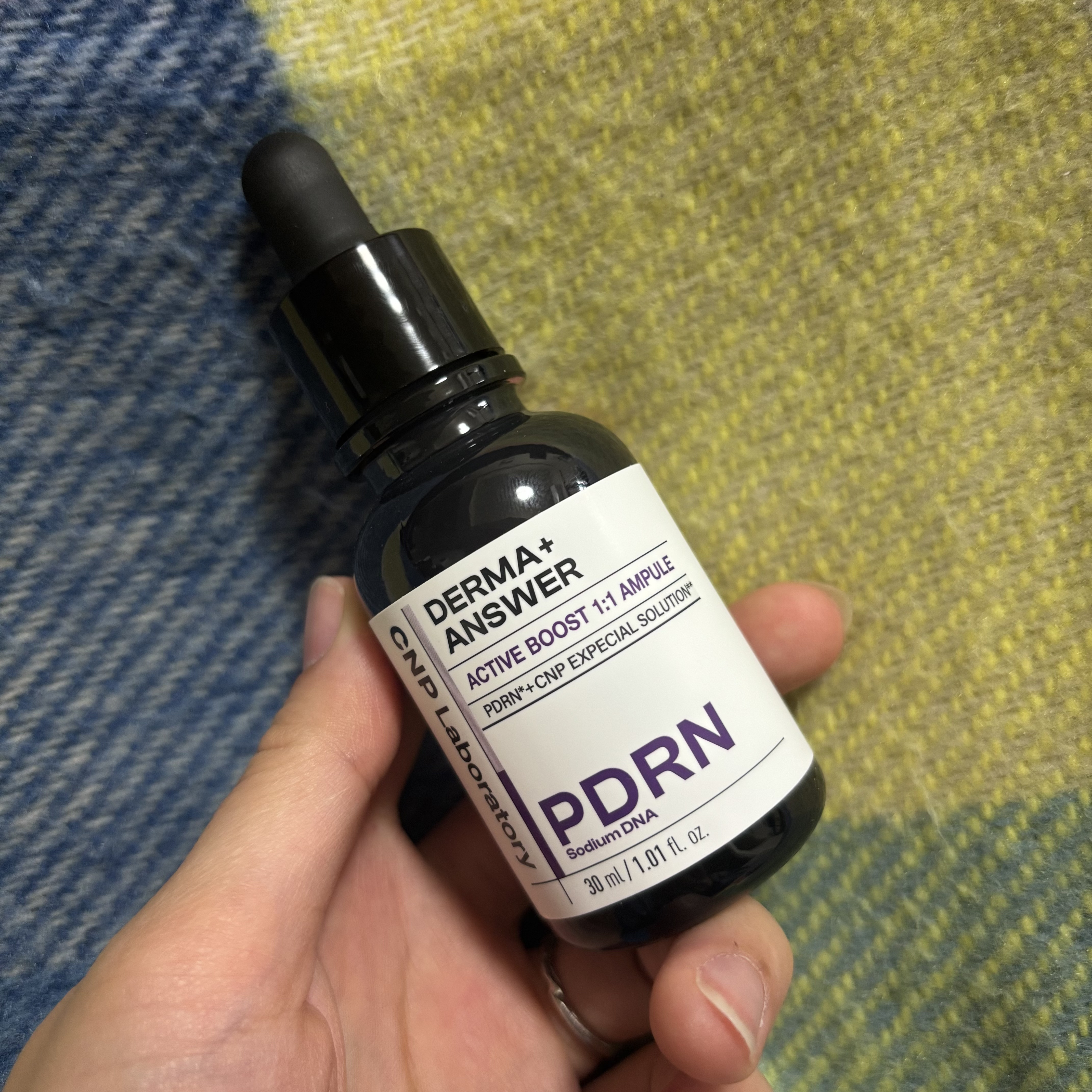 柑橘系の匂いがとても良い🍊
テクスチャーはかなりもったり。ですが、伸びがよく馴染みも良い！ベタきは私は感じませんでした🌟
