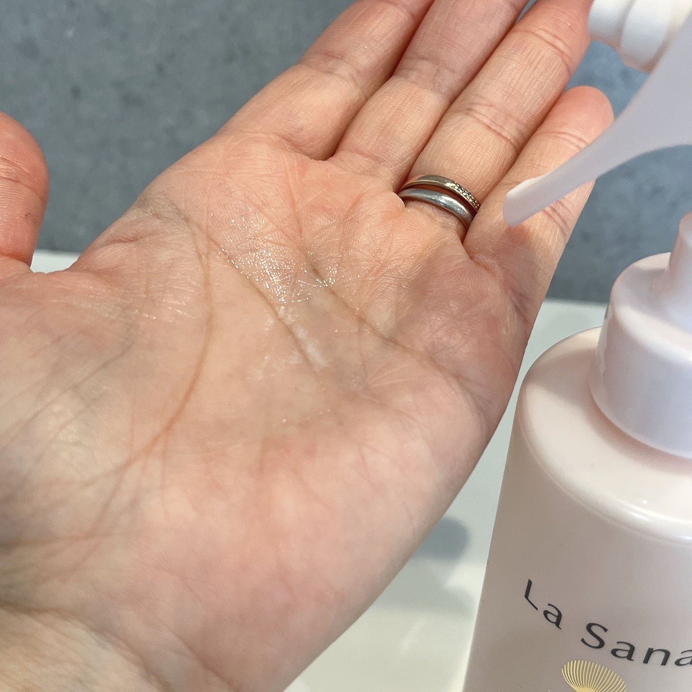 ラサーナ 海藻 ヘア セラム ミスト/ラサーナ/ヘアミストを使ったクチコミ(2枚目)