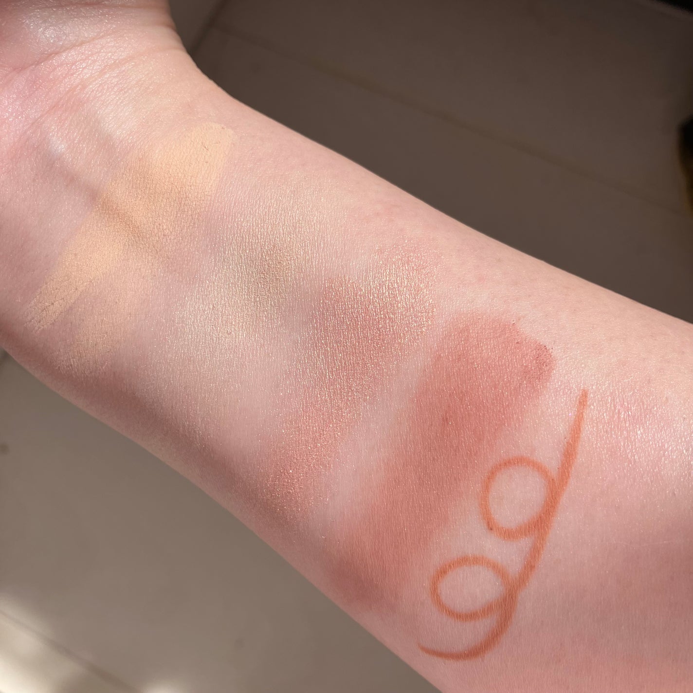 シャドーカスタマイズ/MAJOLICA MAJORCA/単色アイシャドウを使ったクチコミ(3枚目)