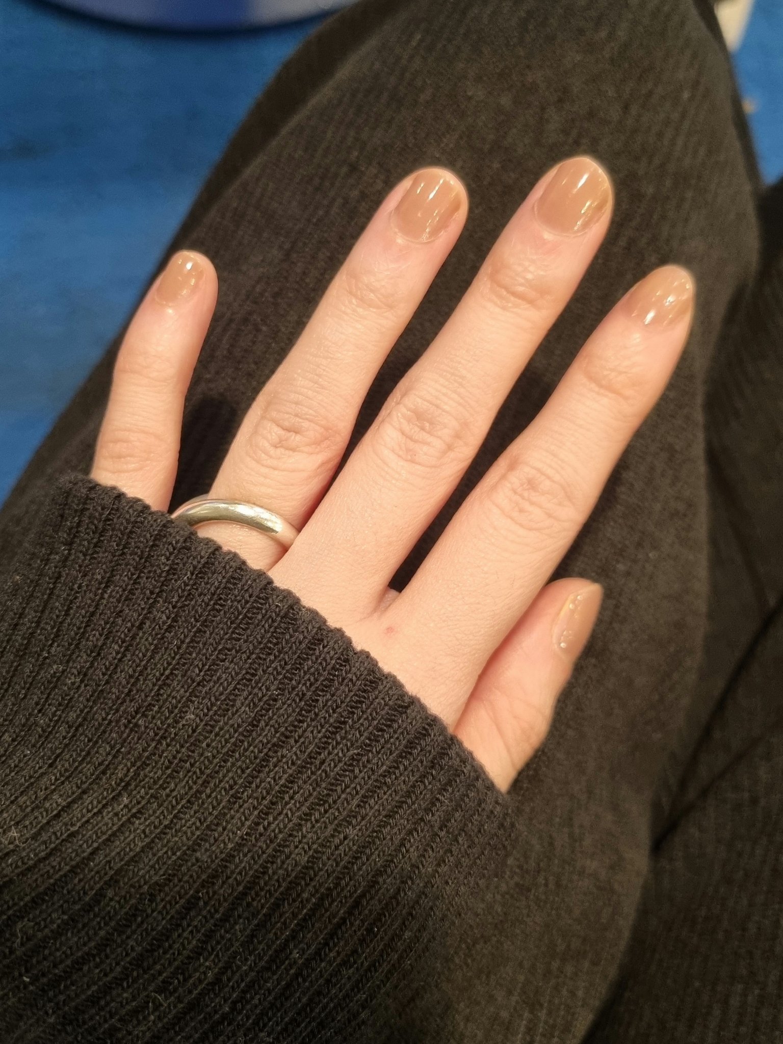 #fingersuit #フィンガースーツ
🌹『coconude(ココヌード)』

手がきれい見えする…✨

自爪風、オフィスネイルに特におすすめ😳💓

誰にも合うカラーだから
パーソナルカラー気にせず使えるかも！💕

#ネイルポリ