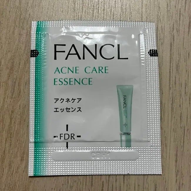 みい on LIPS 「ファンケル アクネケアエッセンス透明少し薬の匂いあり少しベタつ..」(1枚目)