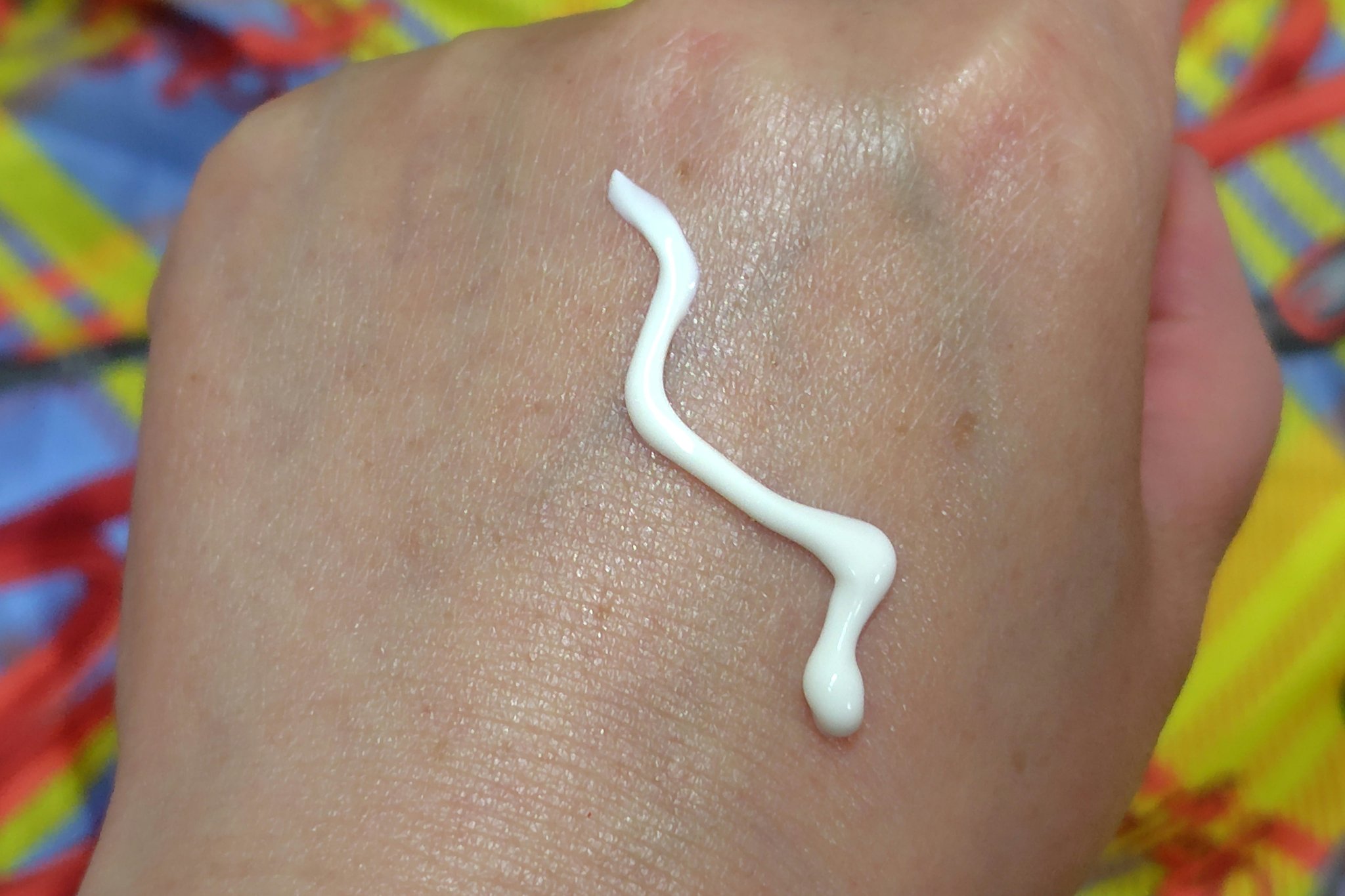 ホワイトショット ホワイトショット セラムUVのクチコミ「今日の顔用日焼け止め🌞

ホワイトショット🌿

ホワイトショット セラムUV

今年発売された.....」（3枚目）