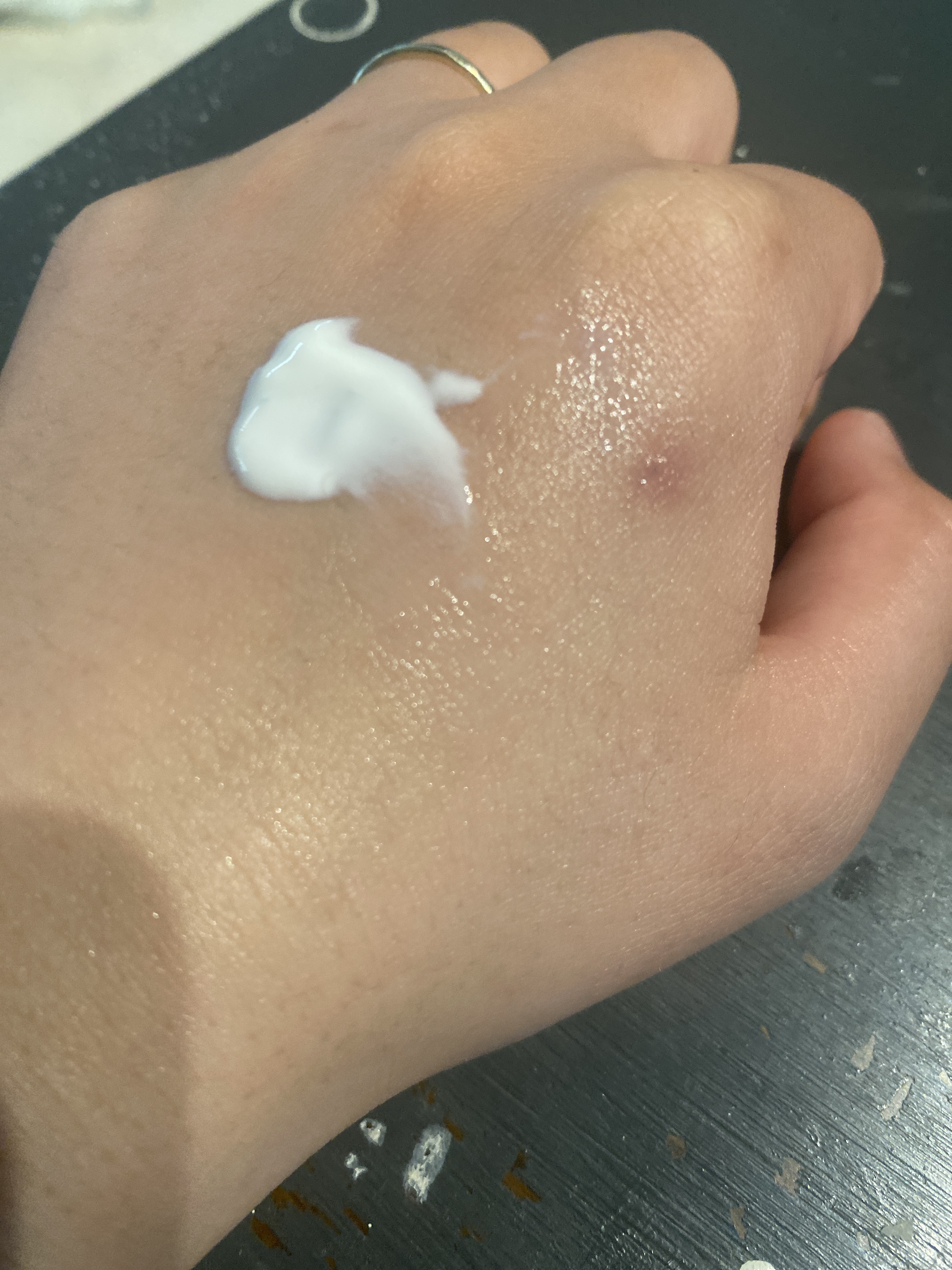 ヒアルーシカ ウォーターフィット サンセラム/SKIN1004/日焼け止めローションを使ったクチコミ（1枚目）