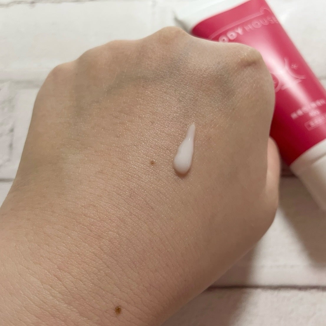 ããã¿ðãã©ãã100 on LIPS ãBODYHOUSEè¬çšNeckCreaméŠå
ã«ãèªä¿¡ãæãŠã..ãïŒ3æç®ïŒ