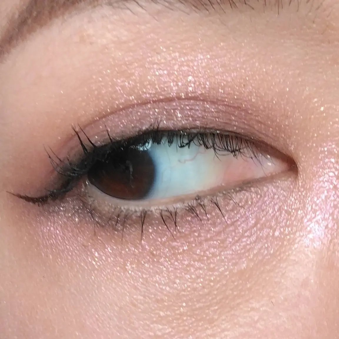 フィー グリッツストーンハイライター/fwee/パウダーハイライトを使ったクチコミ（2枚目）