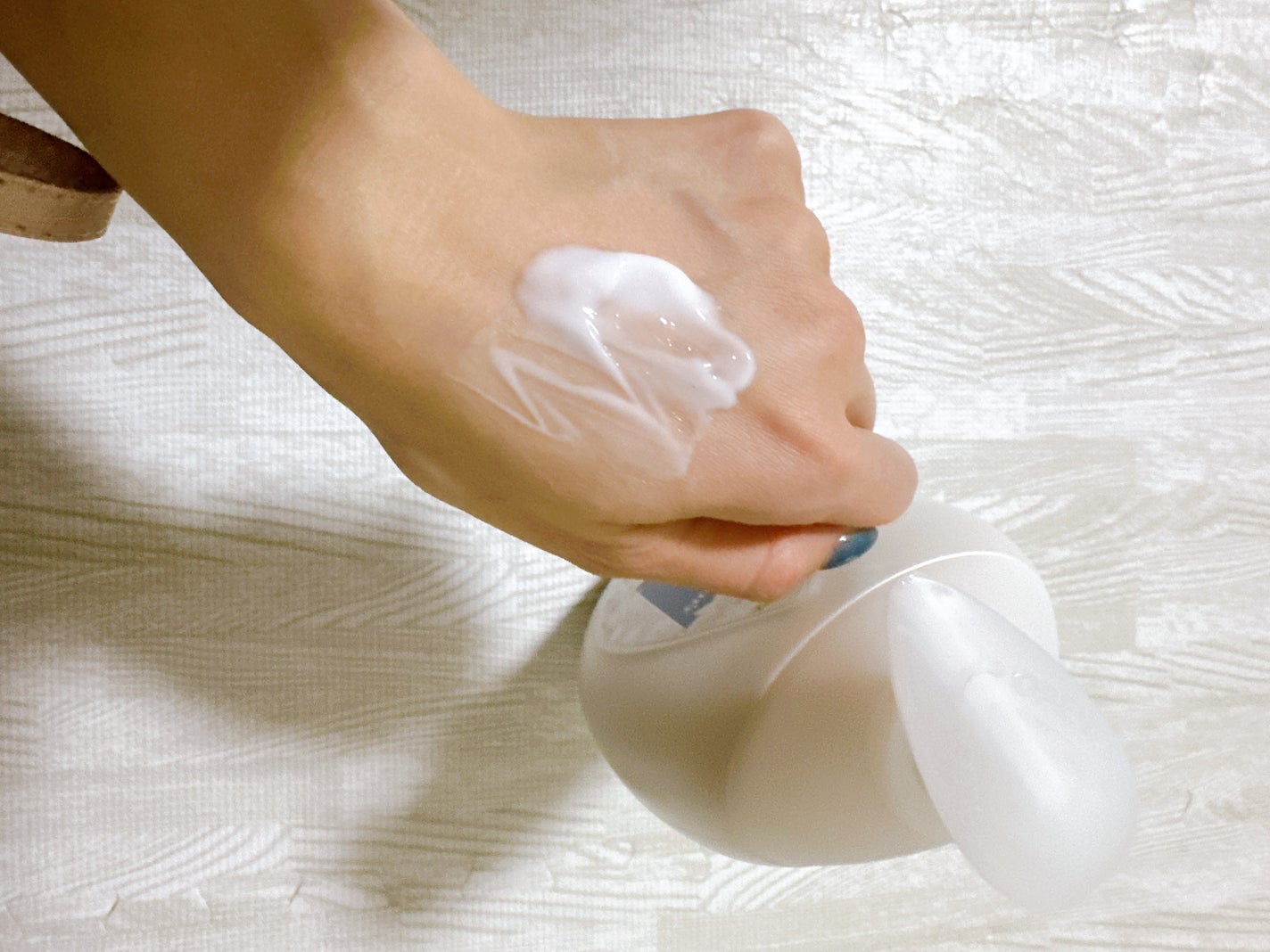 バイブラント ラディアンス アロマミルク/ジョンソンボディケア/ボディミルクを使ったクチコミ(2枚目)