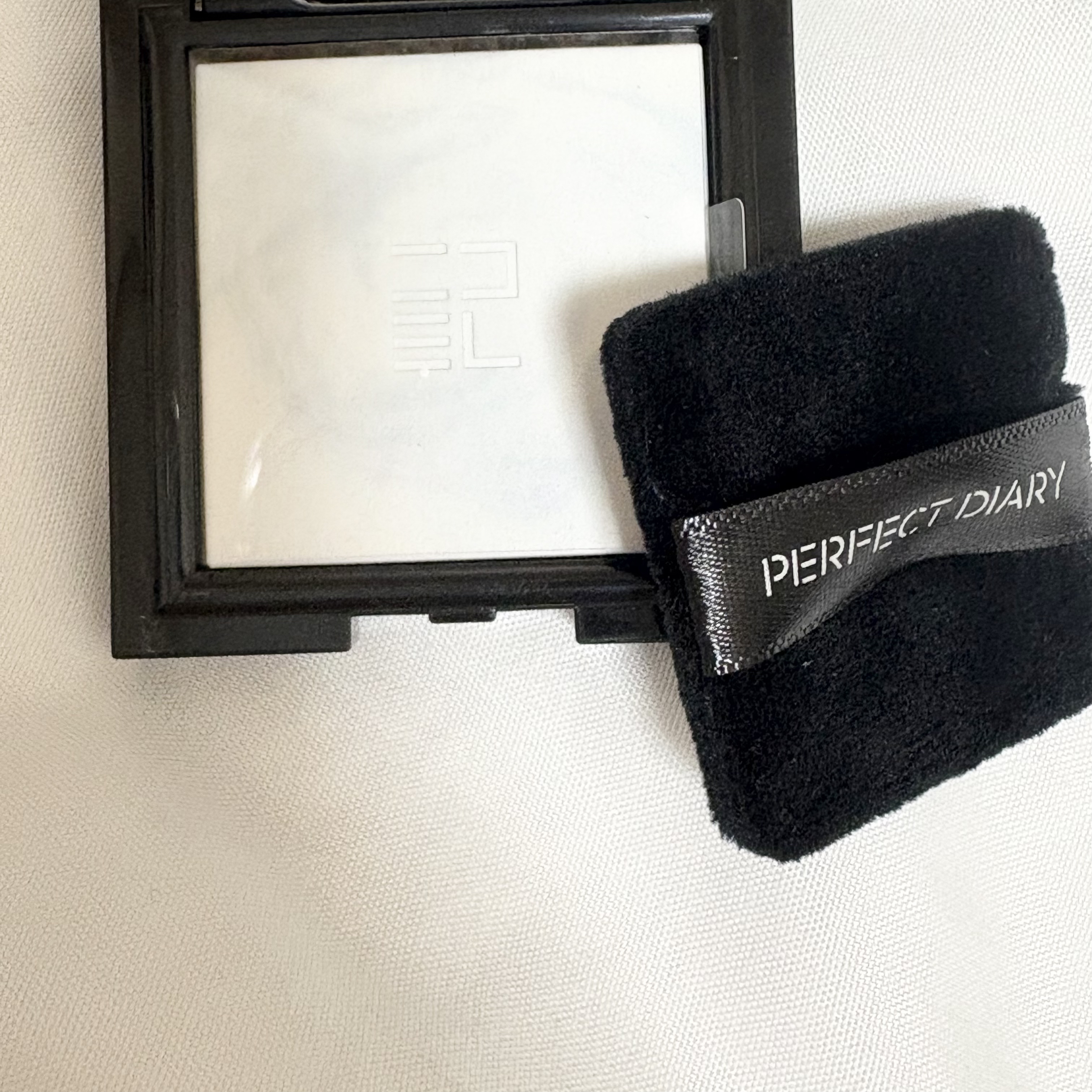 トランスルーシェントブルーリング ルースパウダー(N)/PERFECT DIARY/ルースパウダーを使ったクチコミ（3枚目）