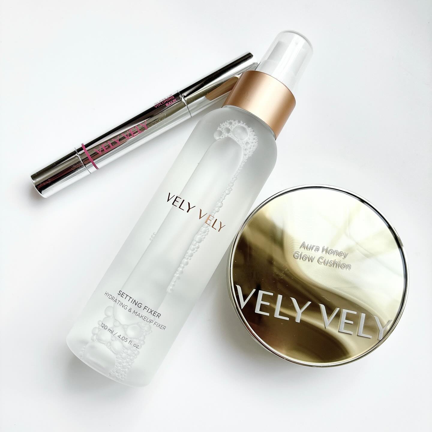 ・
VELY VELY ( @velyvely_jp ) 様から
ご提供頂きました🙂‍↕️🙏🤍

▶︎ #オーラハニーグロークッション 
☑︎スキンケアしたような輝く肌のキメつるんとした仕上がり
☑︎蜂蜜光ポリスコンプレックスの高密着