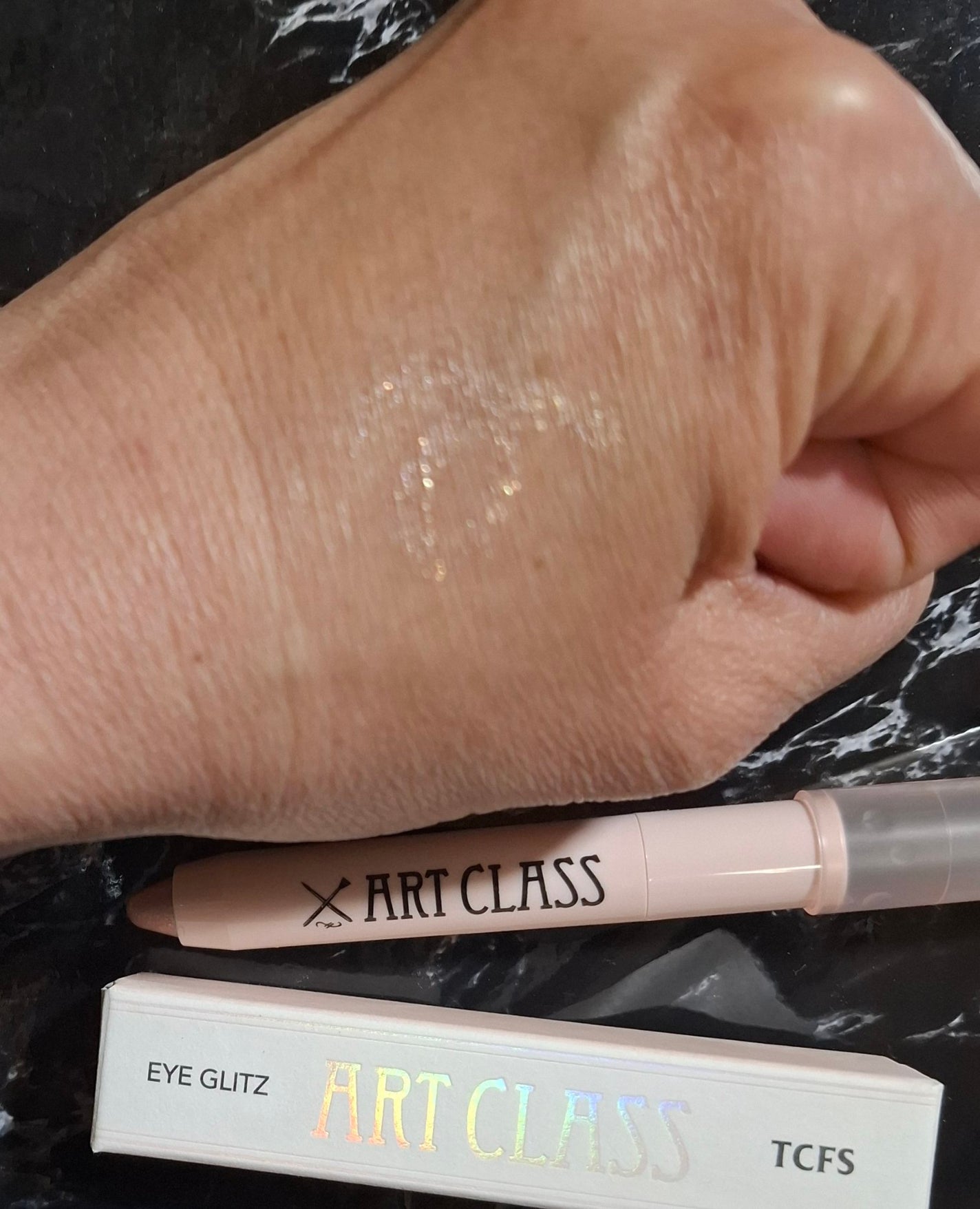 アートクラス アイグリッツ/too cool for school/スティックアイシャドウを使ったクチコミ(2枚目)