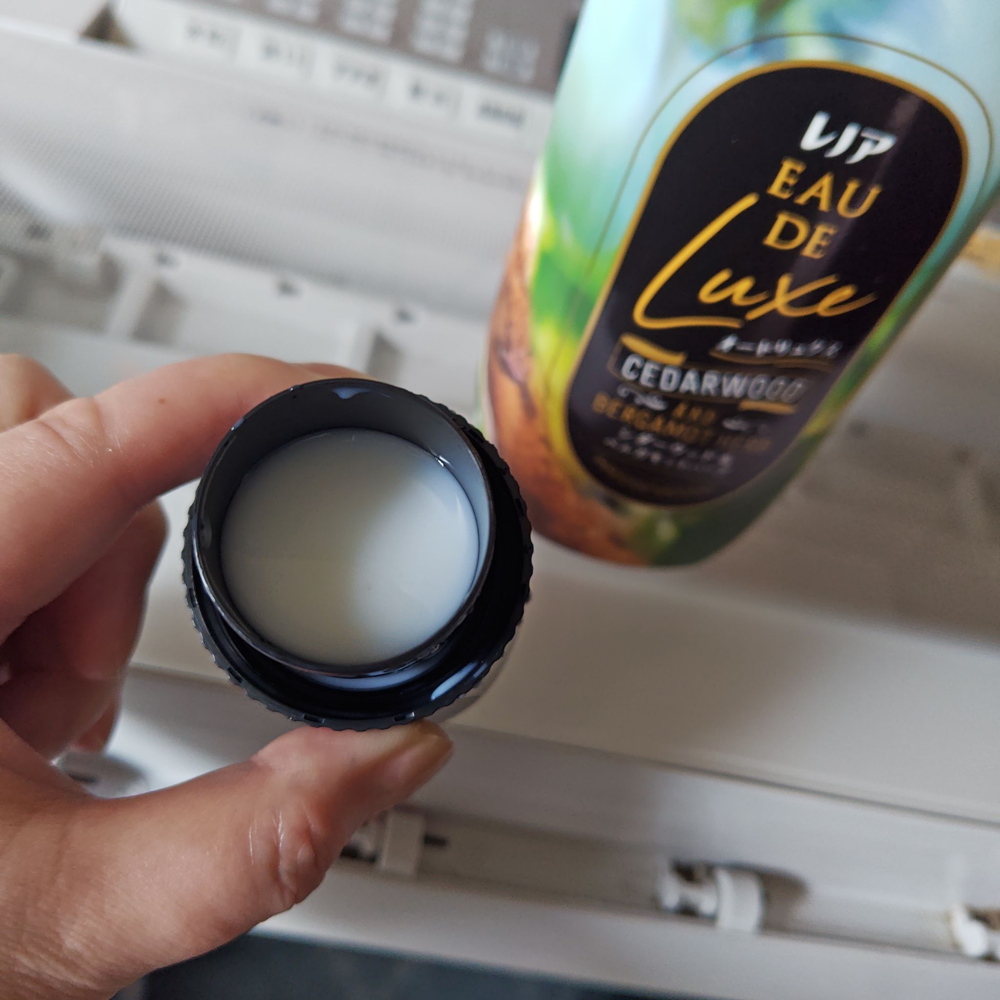 レノア オードリュクス　シダーウッド＆ベルガモットハーブの香り 本体（475mL）/レノア/柔軟剤を使ったクチコミ（2枚目）