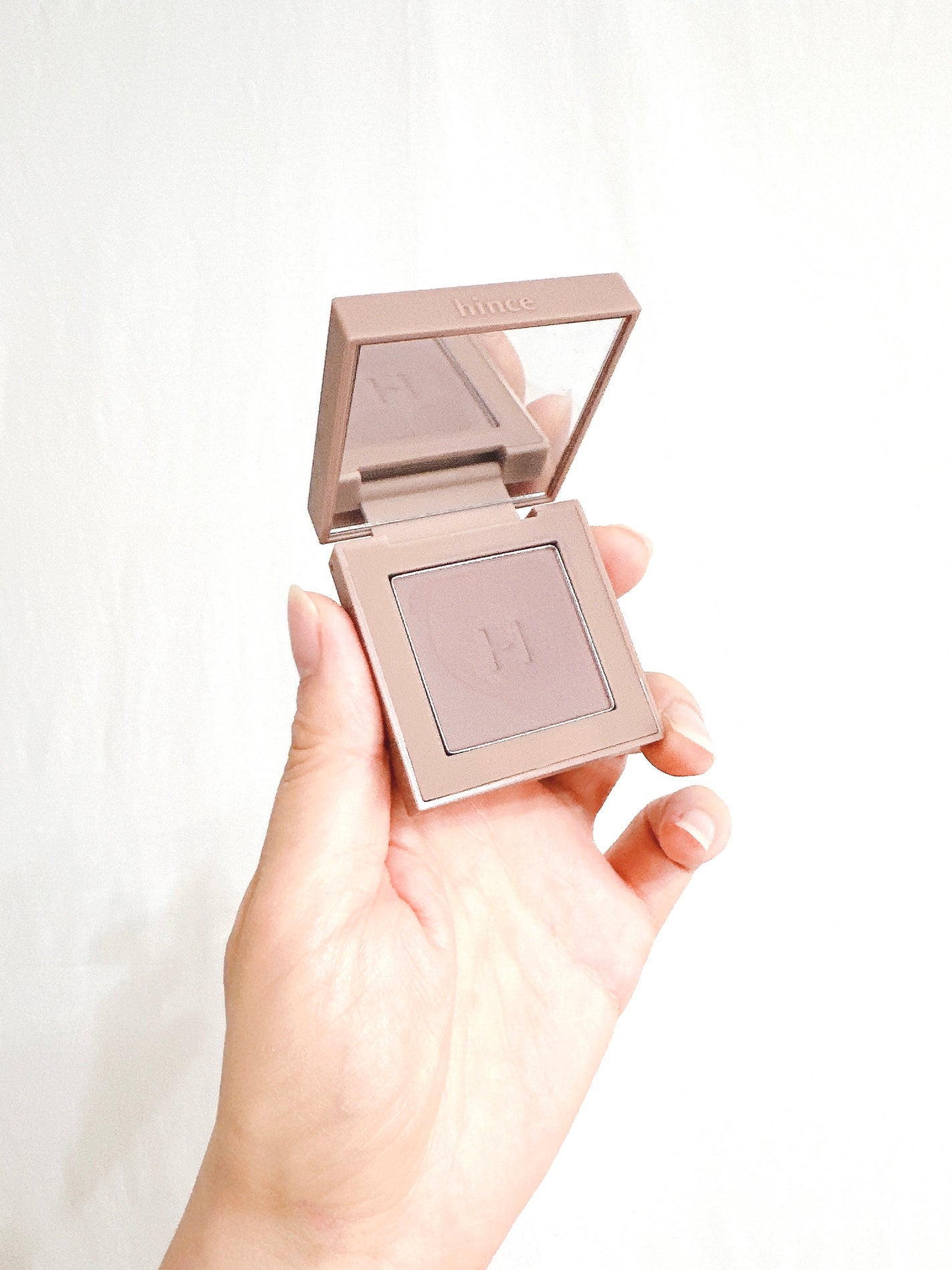 ニューデップスアイシャドウ/hince/単色アイシャドウを使ったクチコミ(2枚目)