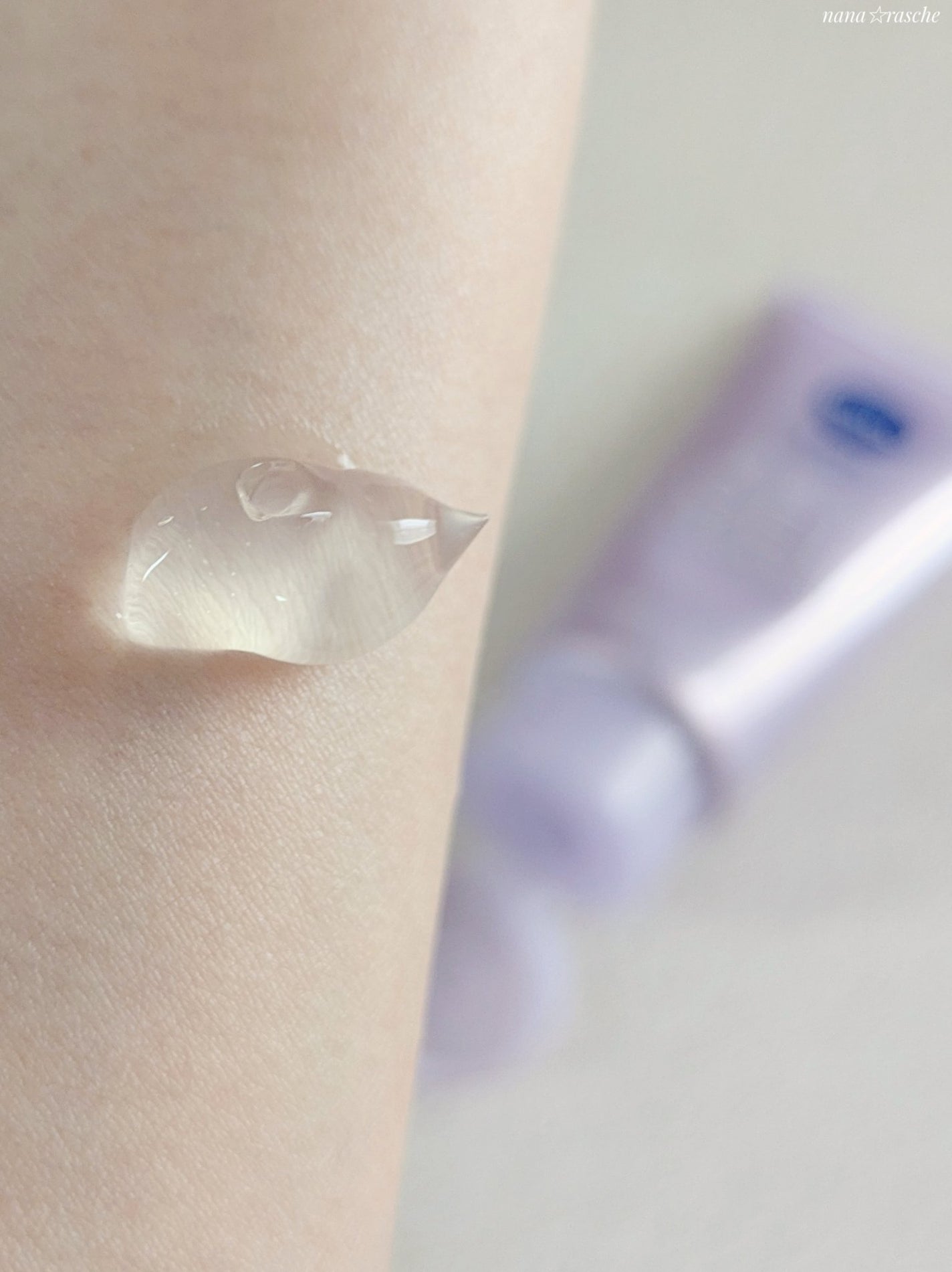 nana☆rasche on LIPS 「ニベアから手でほぐすとオイルがとろけるジェルで、くすみ*までオ..」(2枚目)