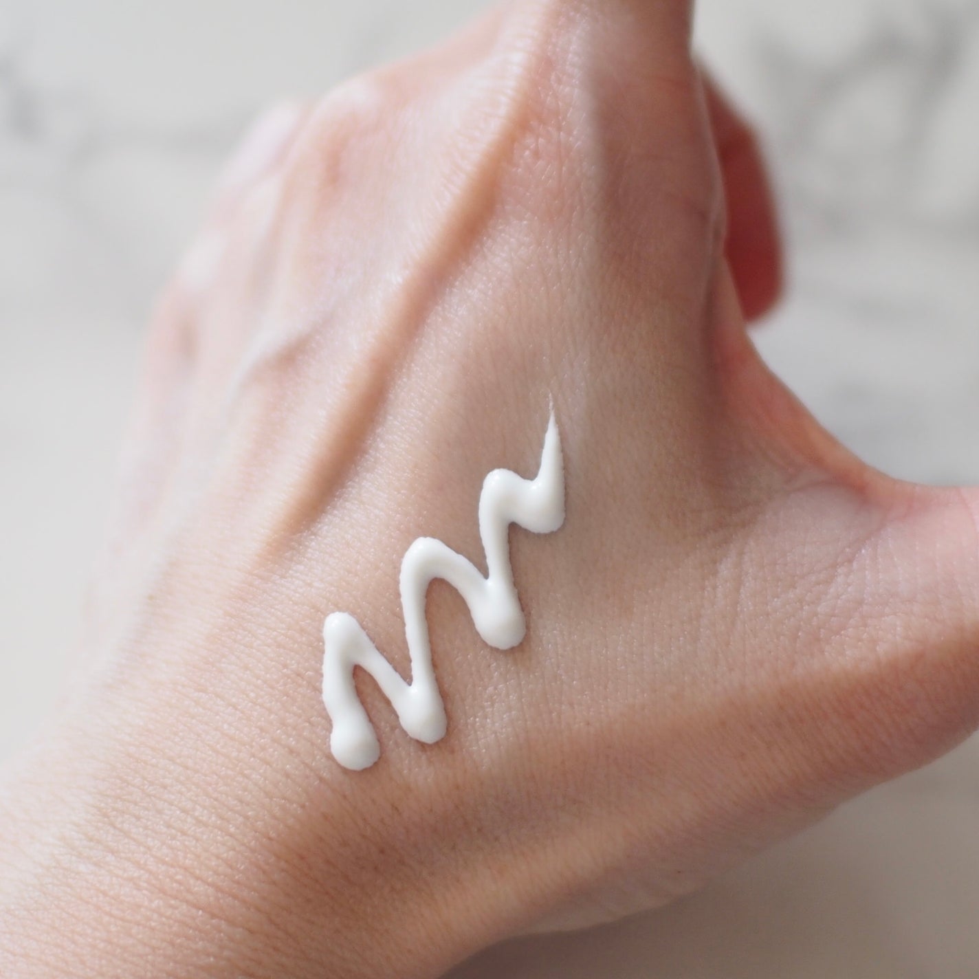 YURI on LIPS 「-------------------------------..」(3枚目)