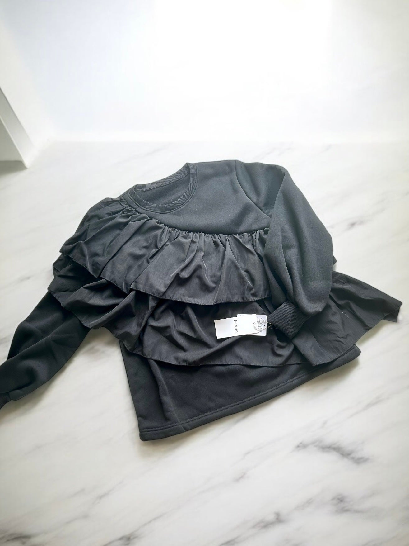 うなぎちゃんᙏ̤̫͚フォロバ1000 on LIPS 「TPOに合わせて幅広いスタイリングを楽しめる主役級トップスFr..」(2枚目)