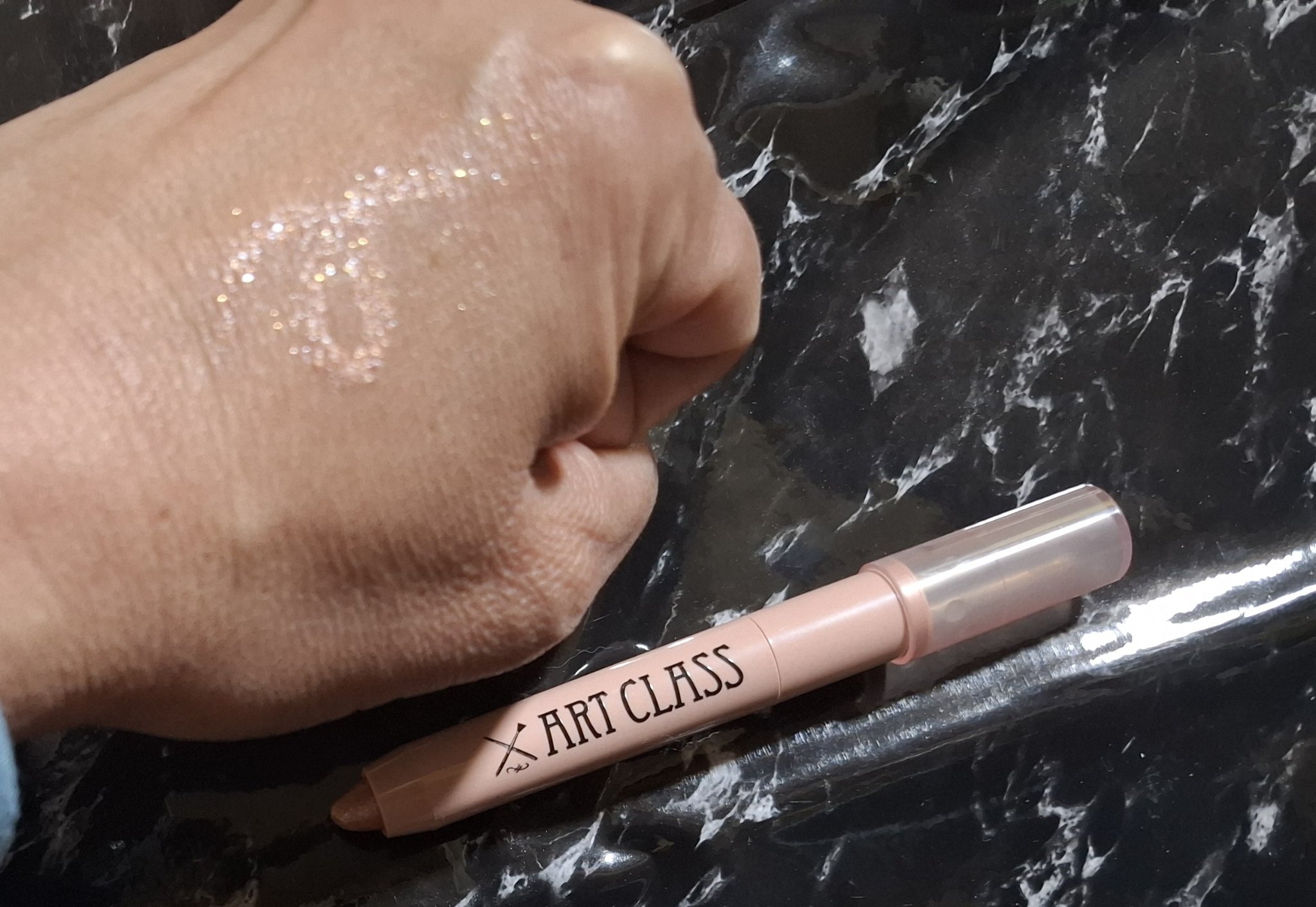 アートクラス アイグリッツ/too cool for school/スティックアイシャドウを使ったクチコミ（3枚目）