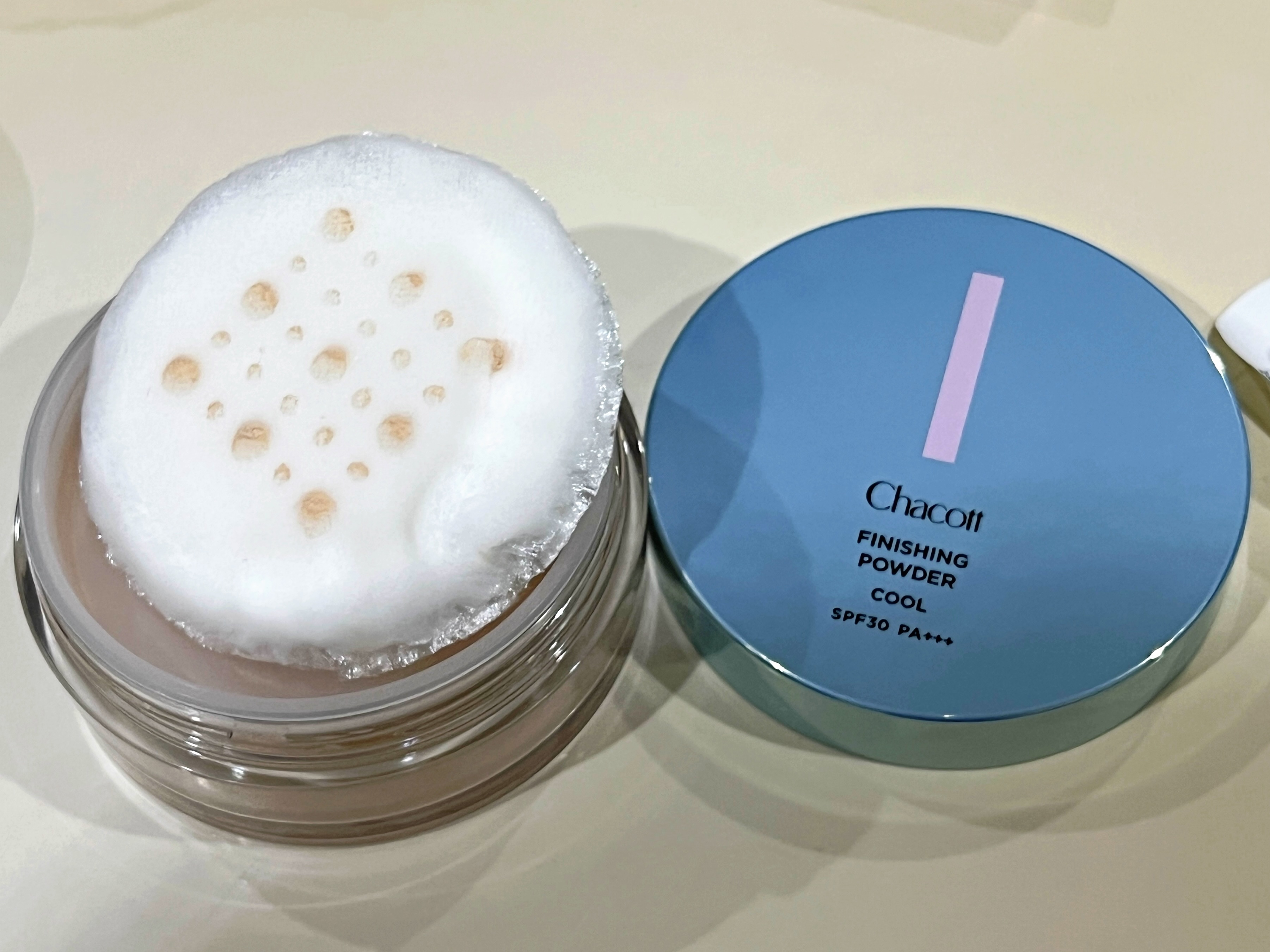 フィニッシングUVパウダー クール/チャコット・コスメティクス/ルースパウダーを使ったクチコミ（1枚目）
