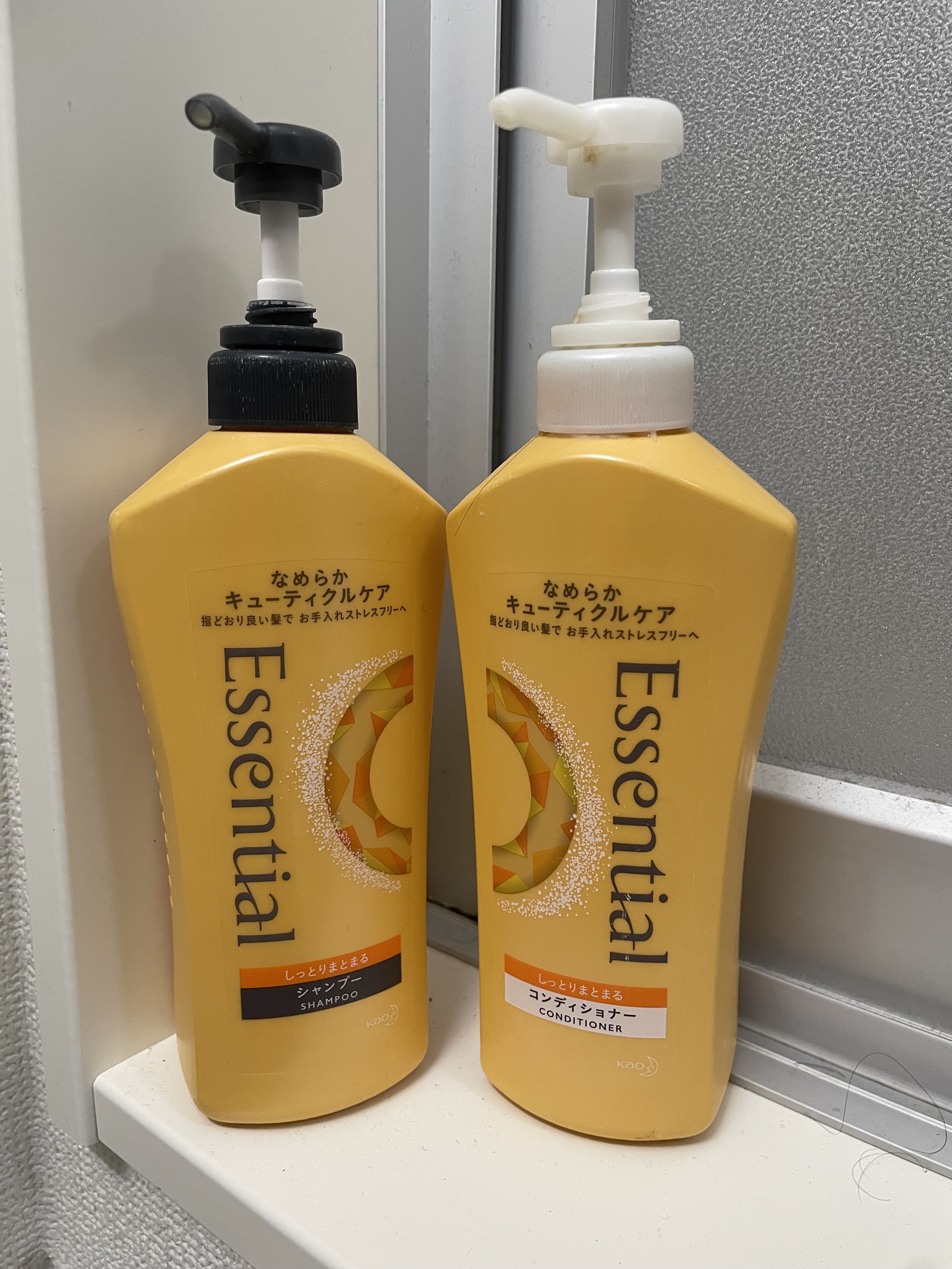 しっとりまとまる シャンプー／コンディショナー シャンプー ポンプ 480ml/エッセンシャル/市販シャンプーを使ったクチコミ（1枚目）