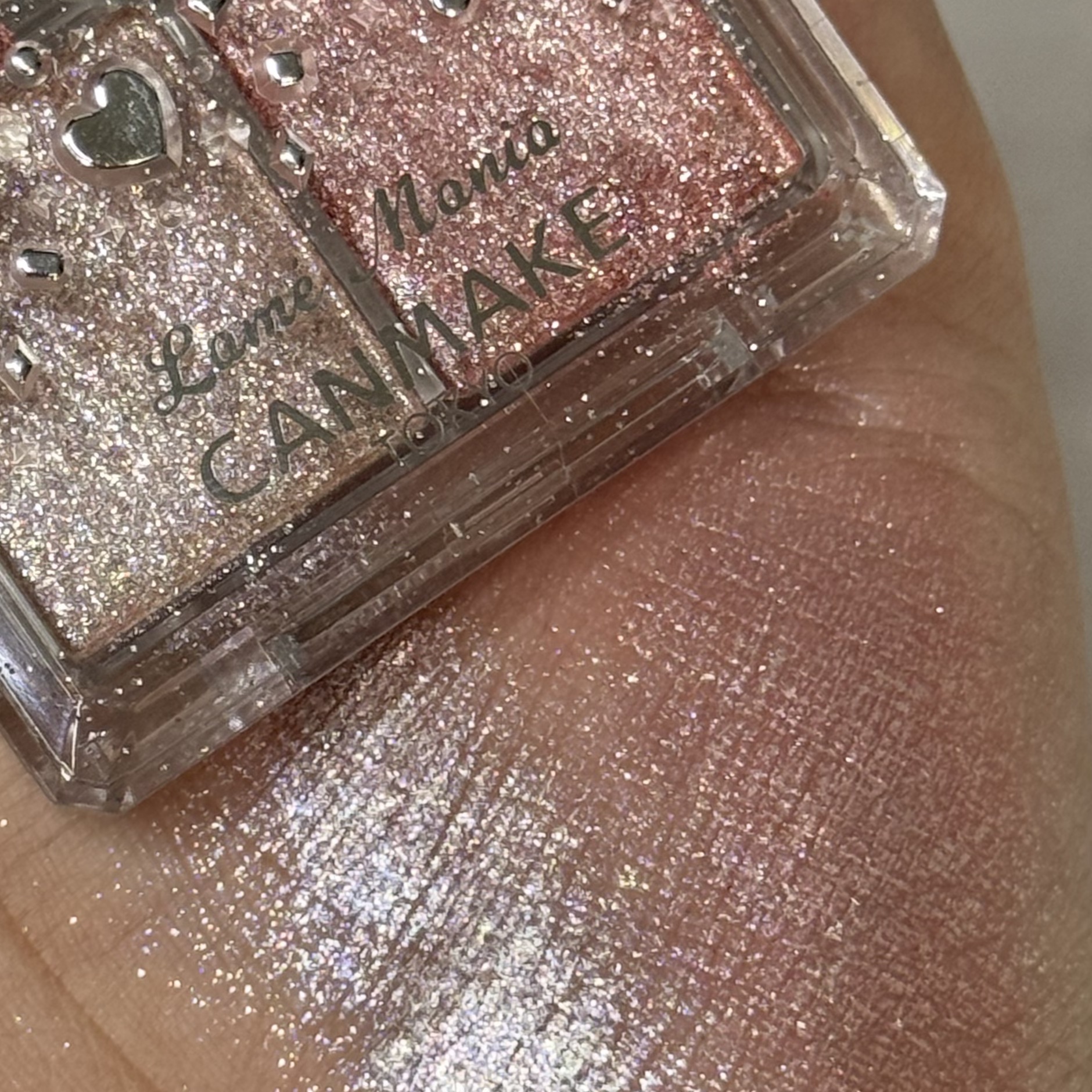 キャンメイク ラメマニアのクチコミ「

　こんにちは！コスメオタク男子ゆぱです😇！

　キラキラしてるコスメを見ると胸がきゅっと苦.....」（3枚目）