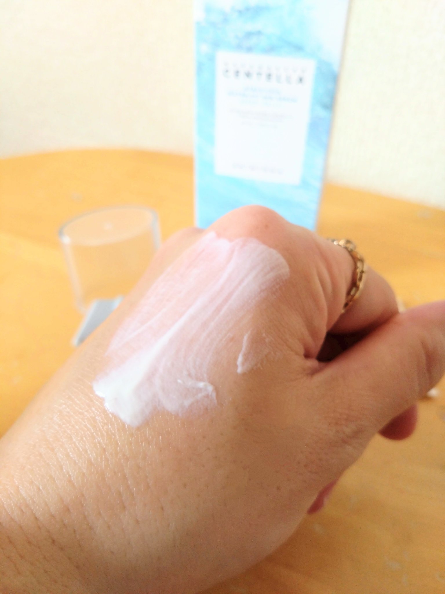 ヒアルーシカ ウォーターフィット サンセラム/SKIN1004/日焼け止めローションを使ったクチコミ（2枚目）