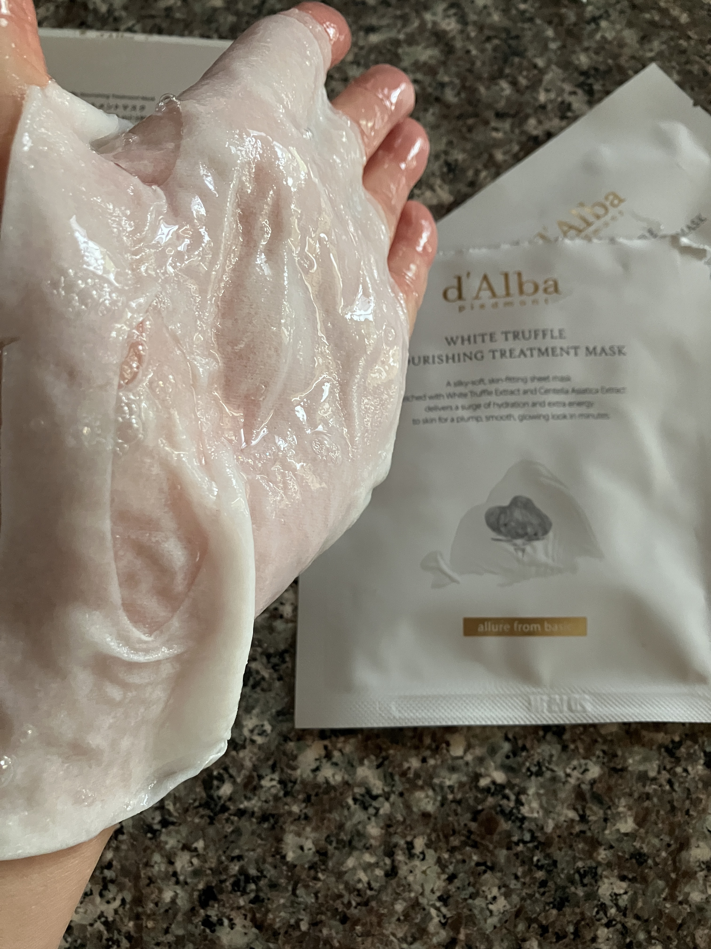 ホワイトトリュフナリシングトリートメントマスク/ダルバ/シートマスク・パックを使ったクチコミ（3枚目）