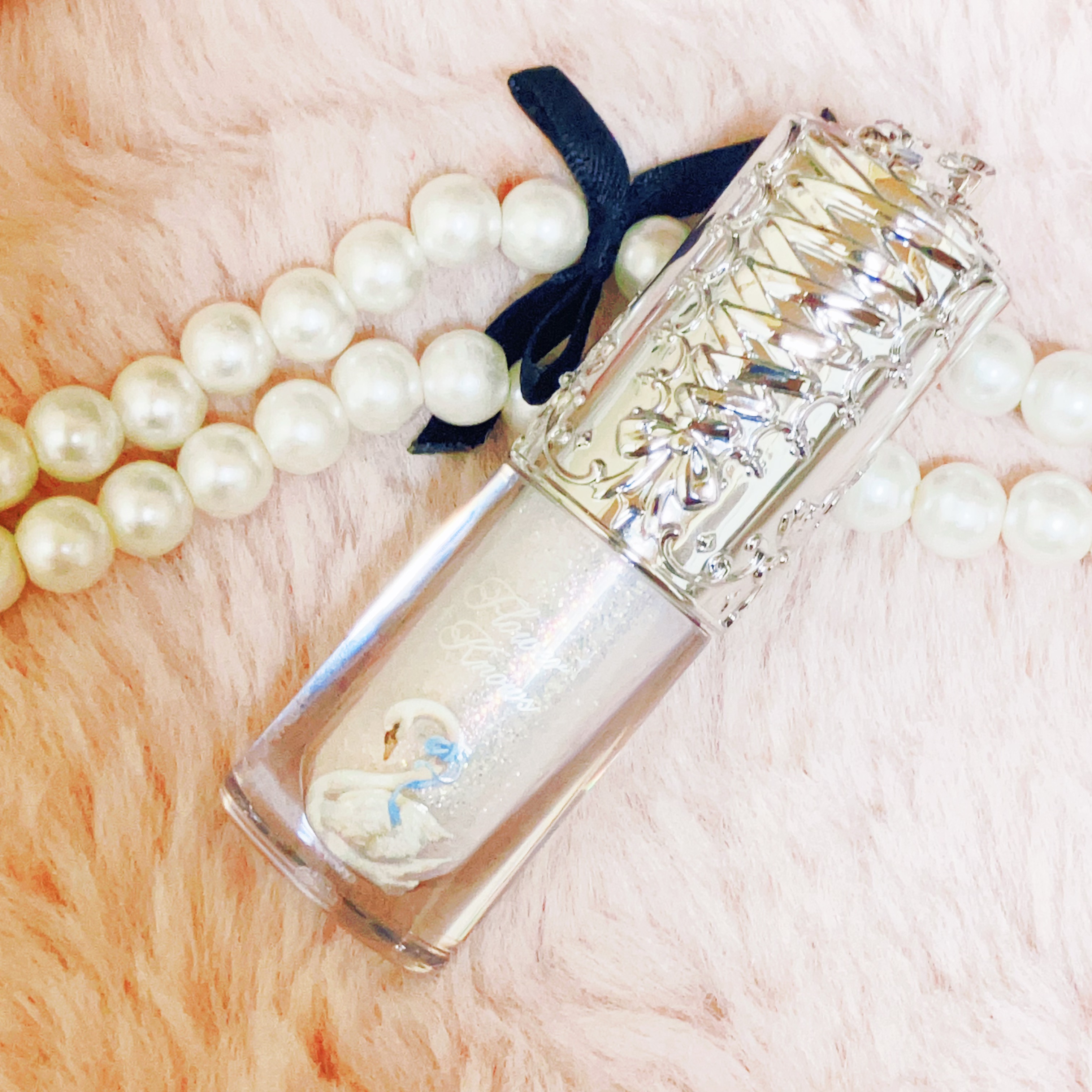 フラワーノーズ スワンバレエシリーズ リキッドアイシャドウ 04 パーフェクトブロッサム/FlowerKnows/リキッドアイシャドウを使ったクチコミ（1枚目）