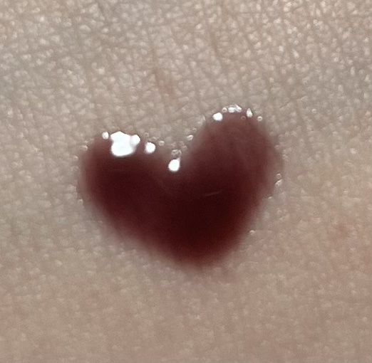 ジューシーベリープランピングリップオイル/TOCOBO/リップグロスを使ったクチコミ（2枚目）