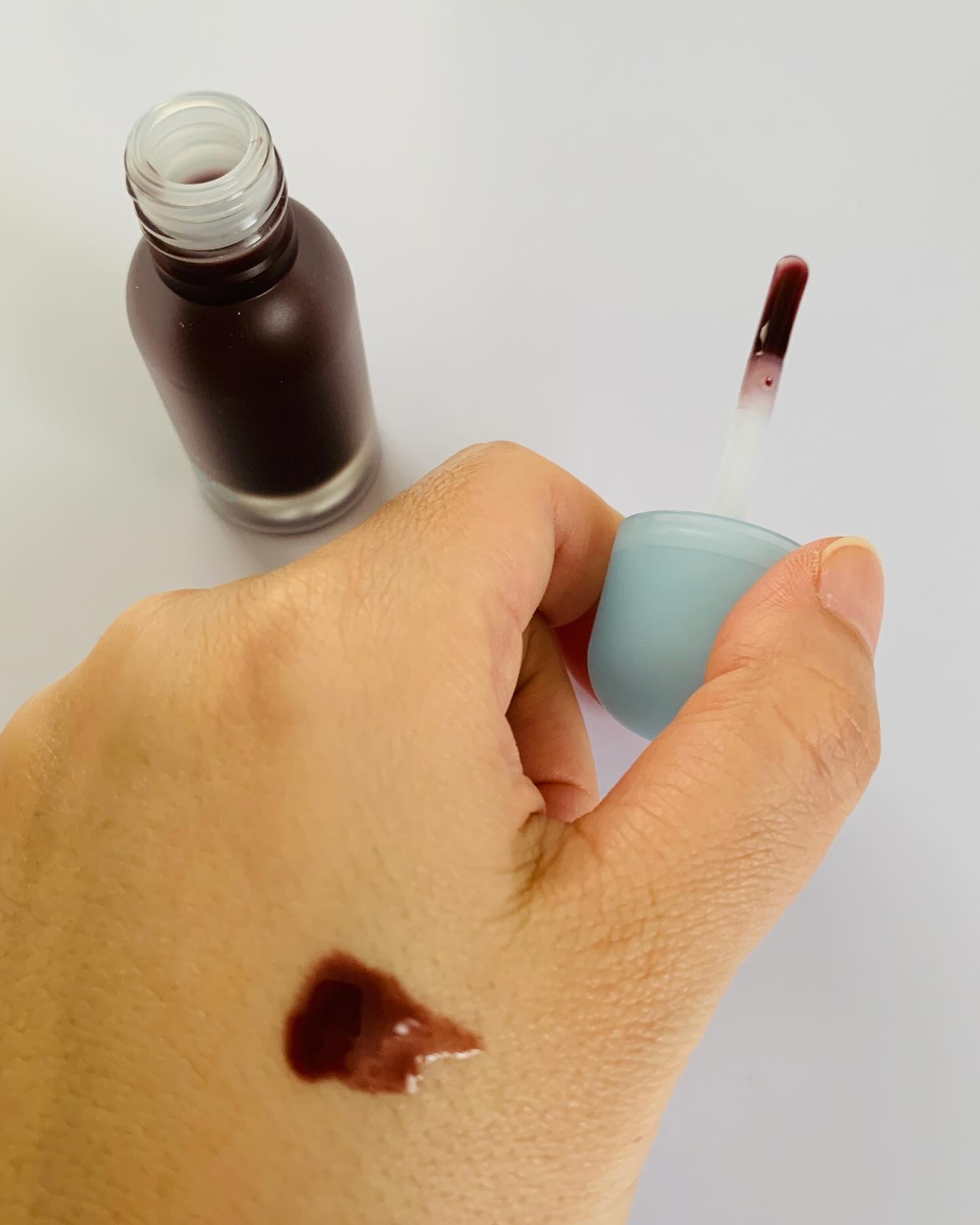 ジューシーベリープランピングリップオイル/TOCOBO/リップグロスを使ったクチコミ（3枚目）