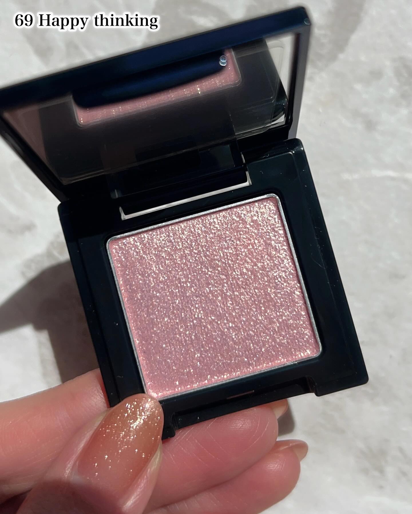 ラズル アイカラー/エレガンス ラズル /単色アイシャドウを使ったクチコミ（2枚目）