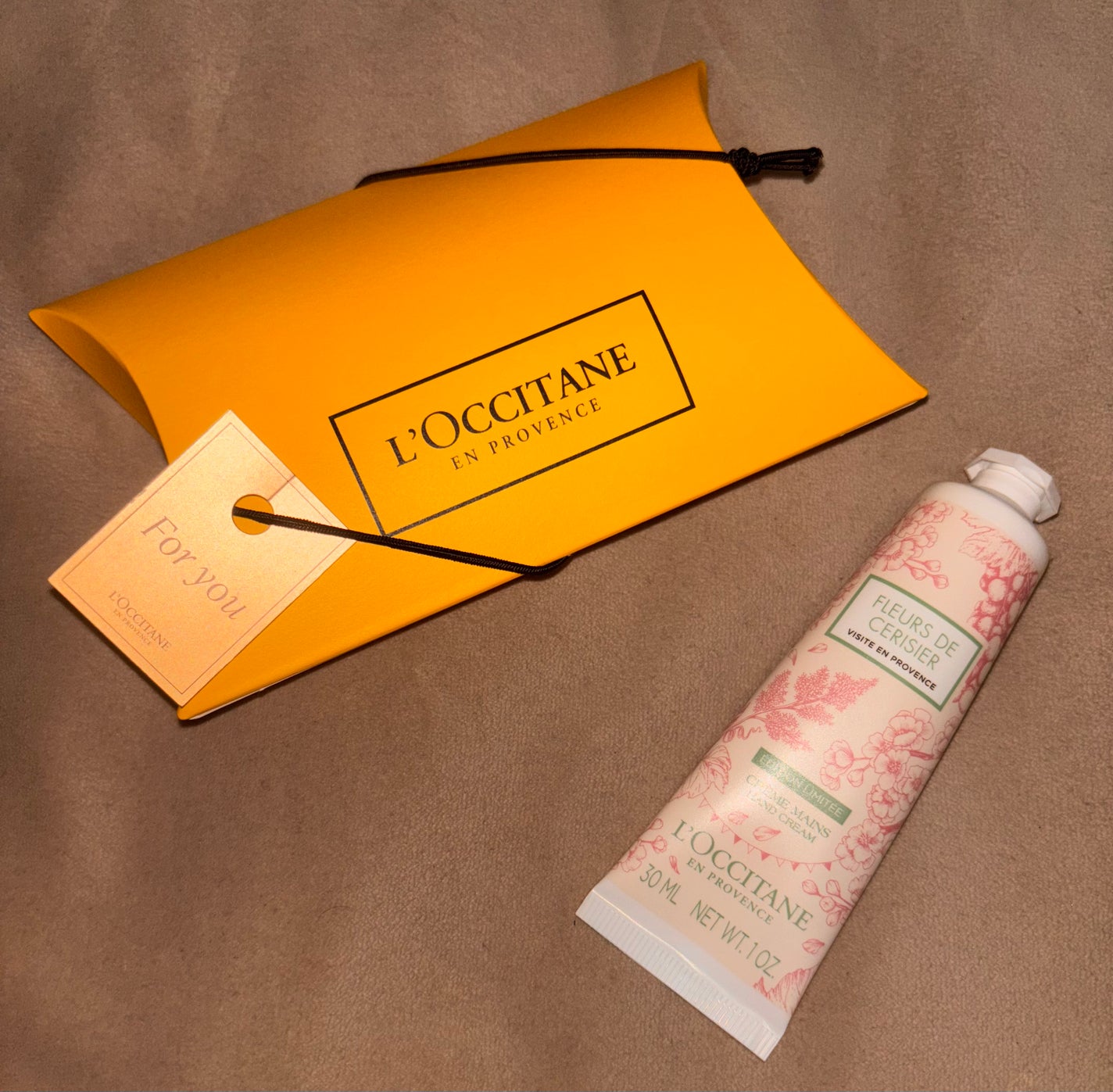 L’occitane ホワイトマスカットチェリーブロッサムセット 試してみた】ホワイトマスカットチェリーブロッサム ハンド