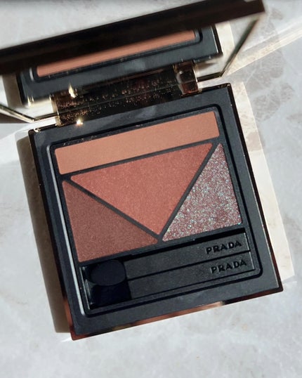 ダイメンションズ マルチエフェクト アイシャドウ/PRADA BEAUTY/アイシャドウパレットを使ったクチコミ(3枚目)