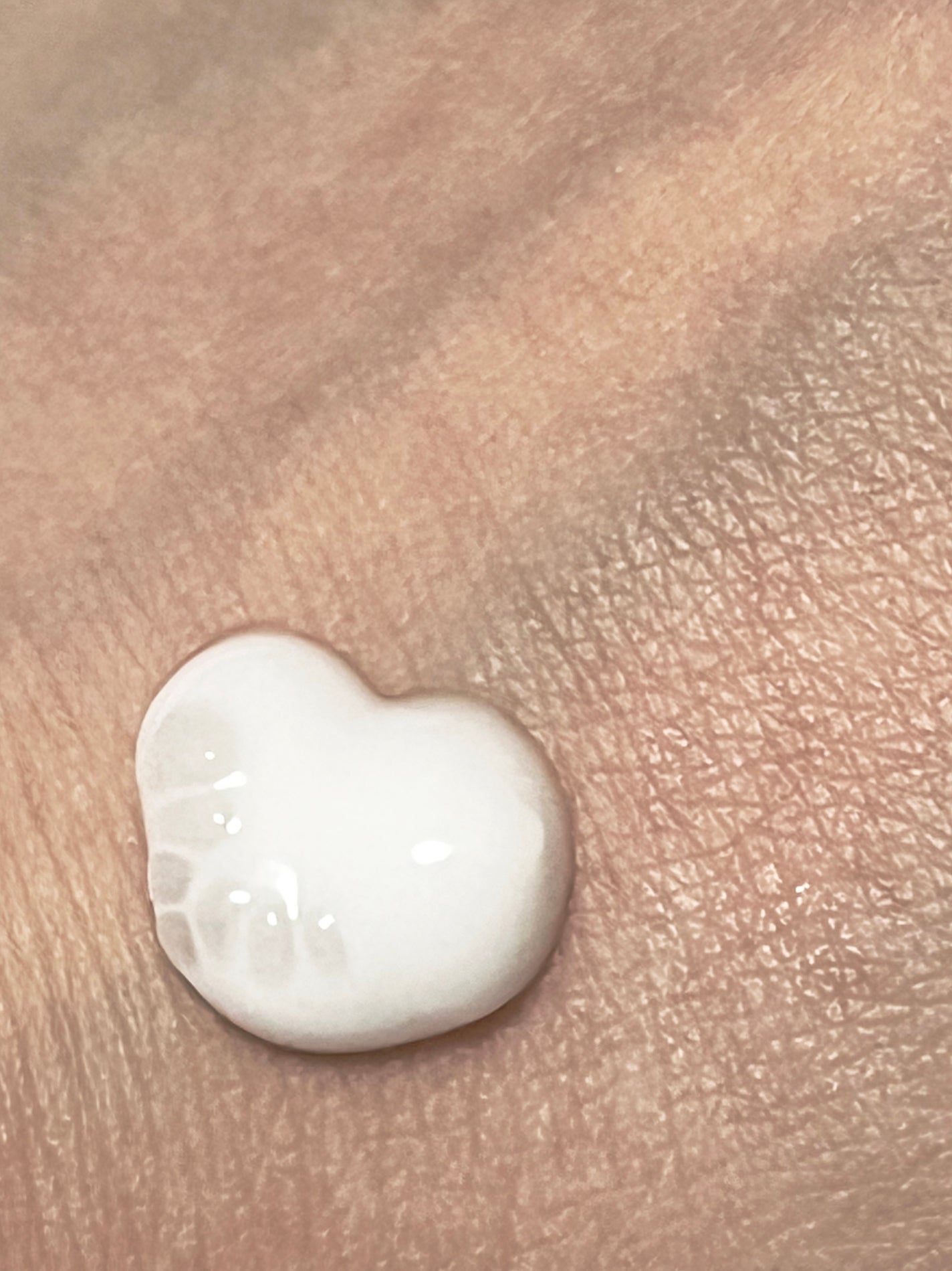 ニベア スキンミルク さっぱり やさしいフローラルの香り/ニベア/ボディミルクを使ったクチコミ(2枚目)