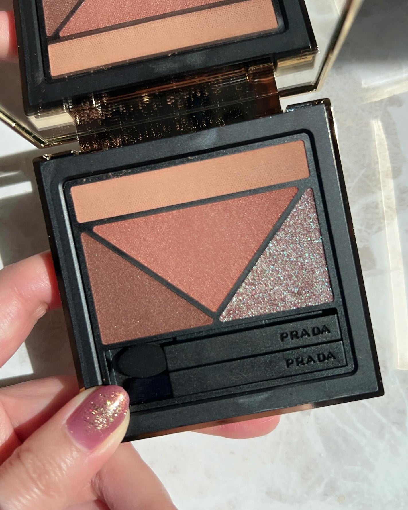 ダイメンションズ マルチエフェクト アイシャドウ/PRADA BEAUTY/アイシャドウパレットを使ったクチコミ(4枚目)