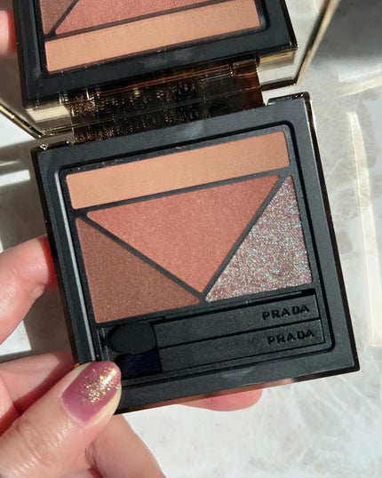 ダイメンションズ マルチエフェクト アイシャドウ/PRADA BEAUTY/アイシャドウパレットを使ったクチコミ(4枚目)