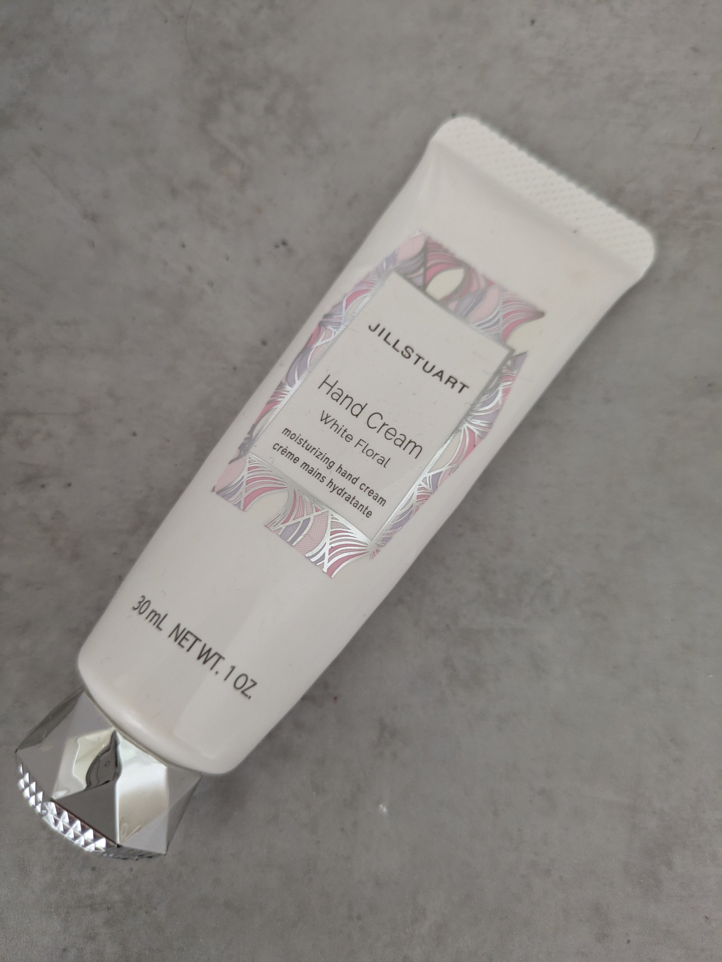 ジルスチュアート ハンドクリーム ホワイトフローラル/JILL STUART/ハンドクリームを使ったクチコミ（1枚目）