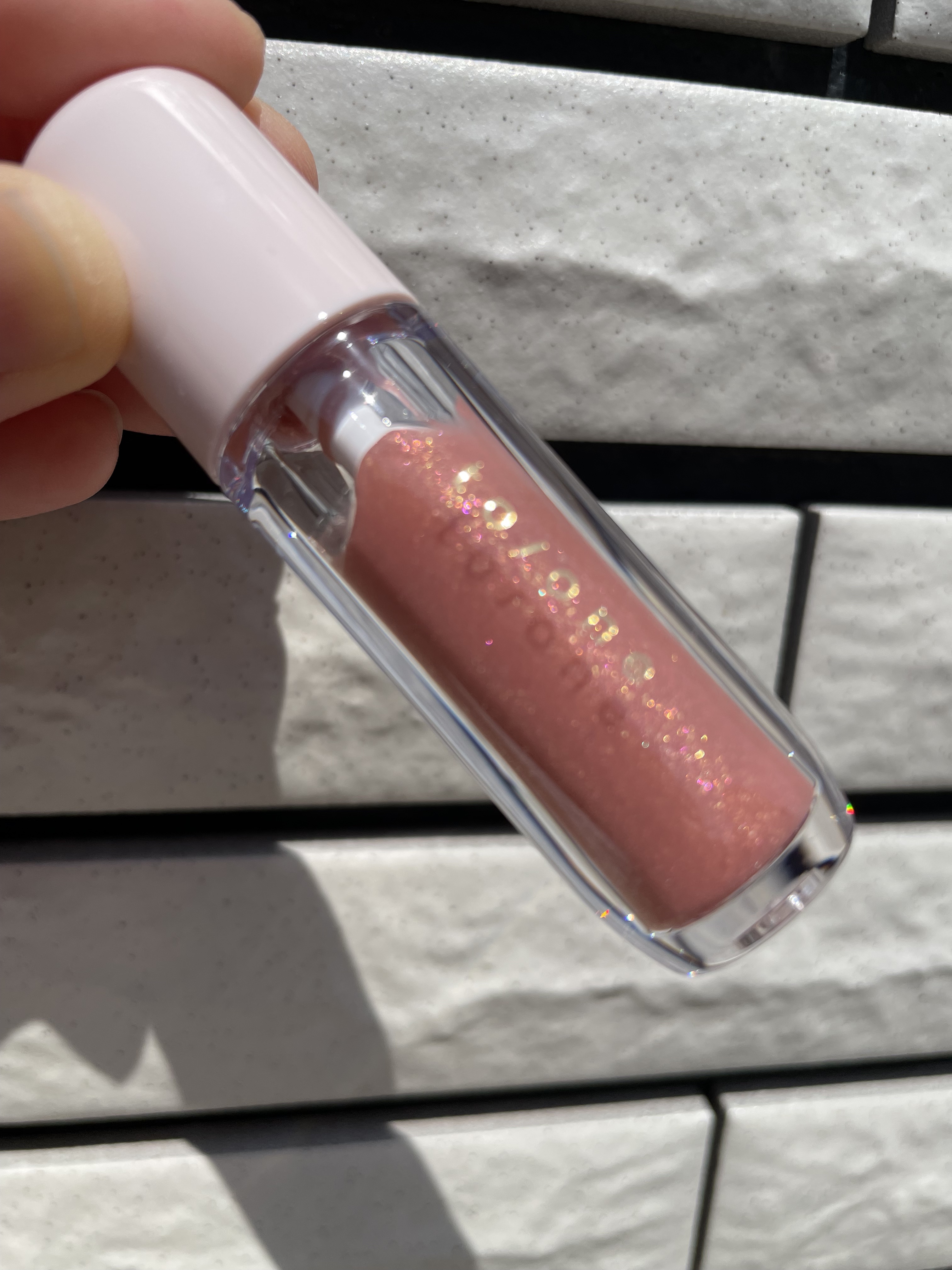 トーン ペタル ブルーミング グロス/to/one/リップグロスを使ったクチコミ（3枚目）