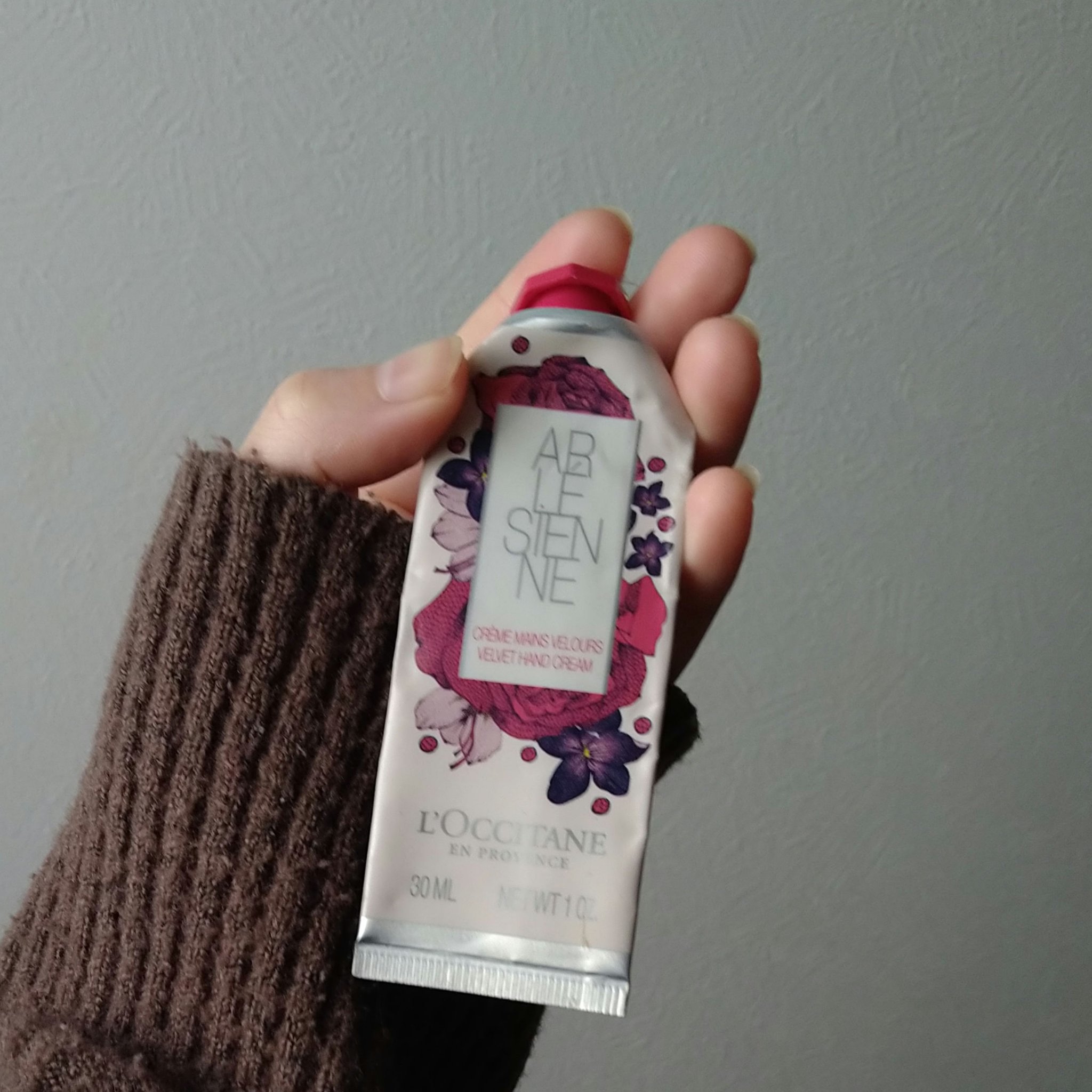 リボンアルル ハンドクリーム /L'OCCITANE/ハンドクリームを使ったクチコミ（1枚目）