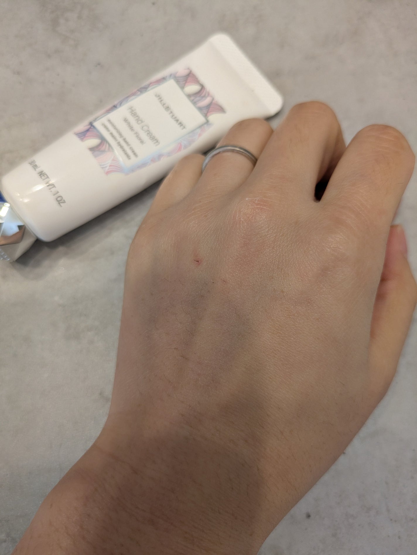 ジルスチュアート ハンドクリーム ホワイトフローラル/JILL STUART/ハンドクリームを使ったクチコミ(3枚目)