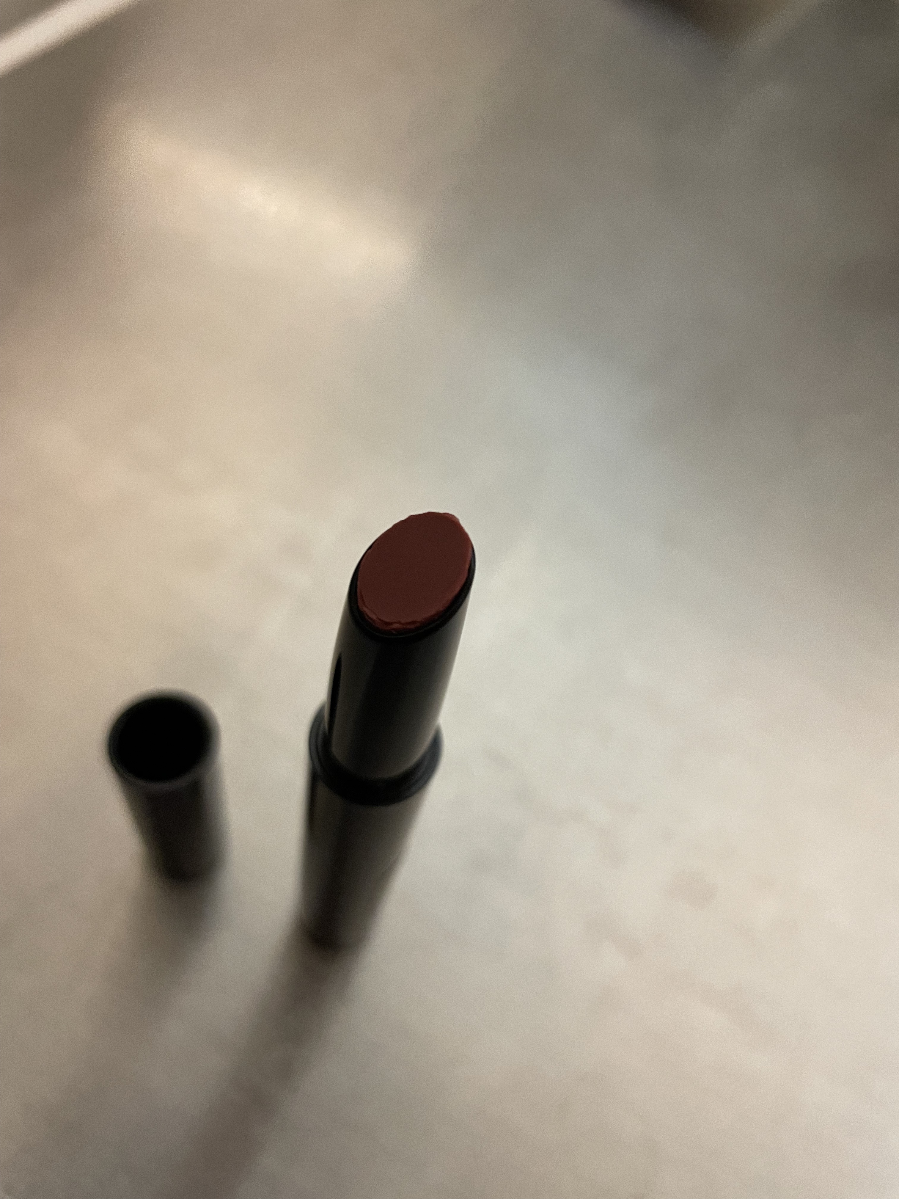 ケイト リップモンスター ツヤバース G04 スパイダー リリー調香師/KATE/口紅を使ったクチコミ（2枚目）