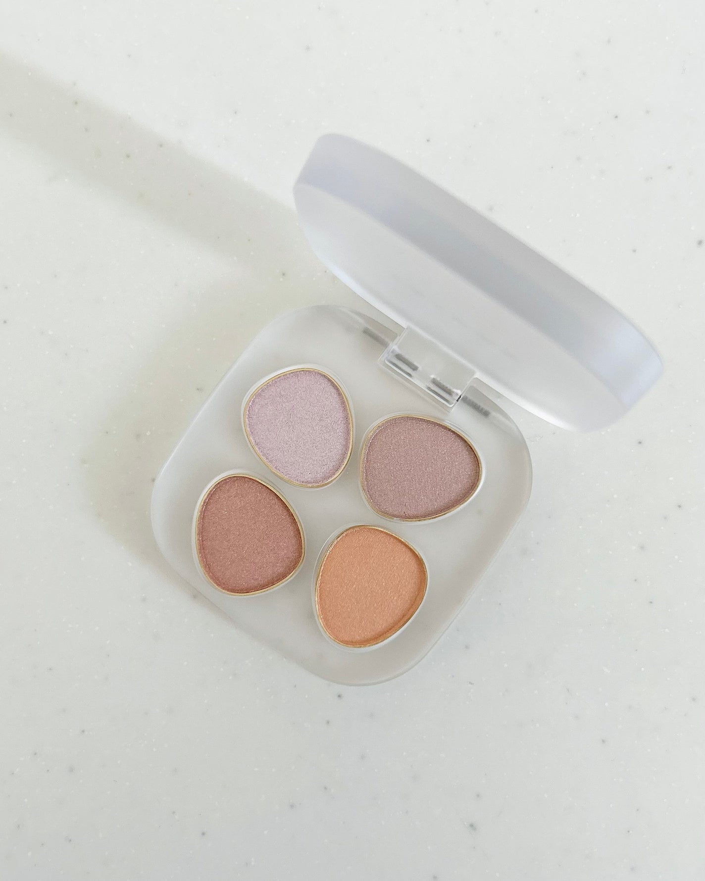 トーン ペタル フロート アイパレット/to/one/アイシャドウパレットを使ったクチコミ(8枚目)