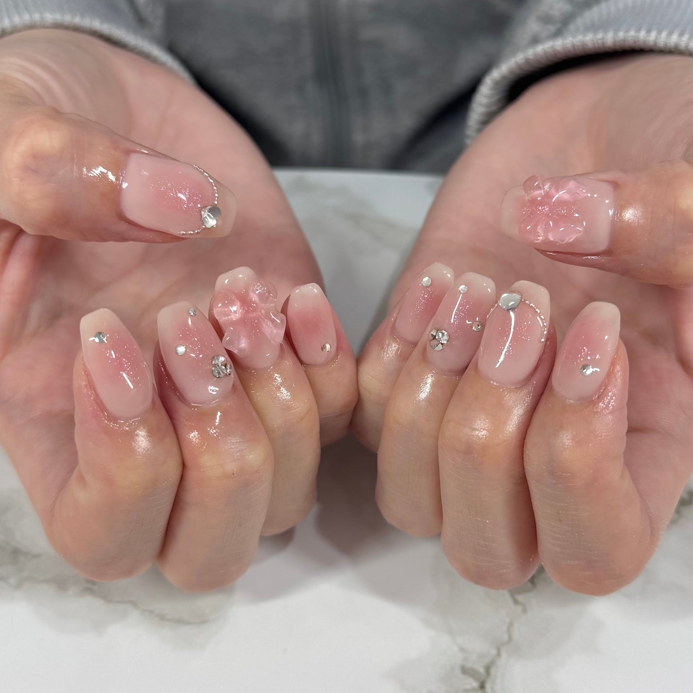 かなちい🐻フォロバ100% on LIPS 「うるうるチークネイル💅💖#じゅわっとチークネイル#ジェルネイル..」(1枚目)