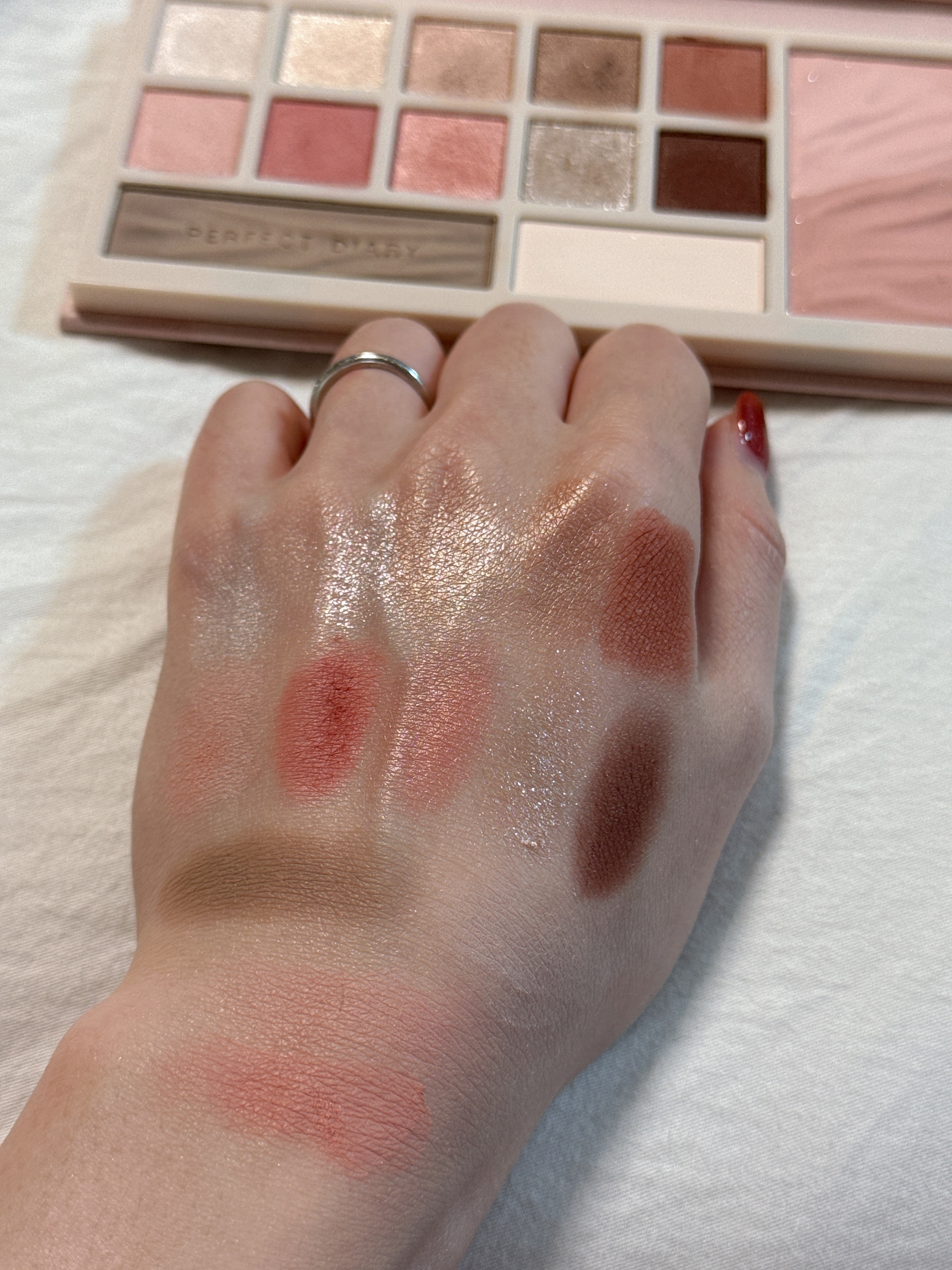 デザイナーアイズ＆チークパレット/PERFECT DIARY/アイシャドウを使ったクチコミ（2枚目）