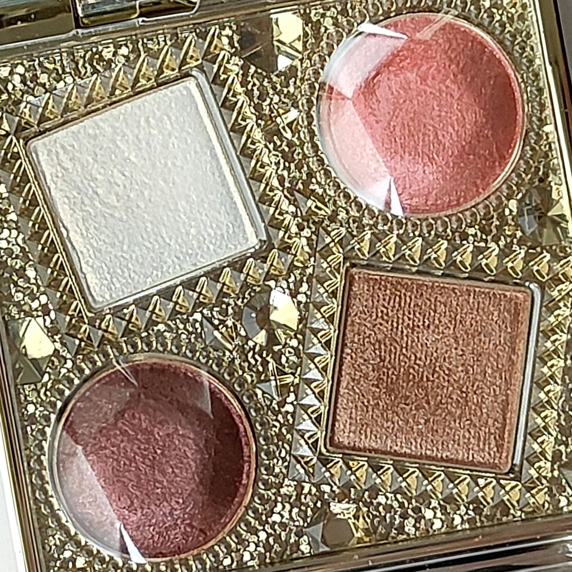 エレガンス ヌーヴェル アイズ 38/Elégance/アイシャドウパレットを使ったクチコミ（1枚目）