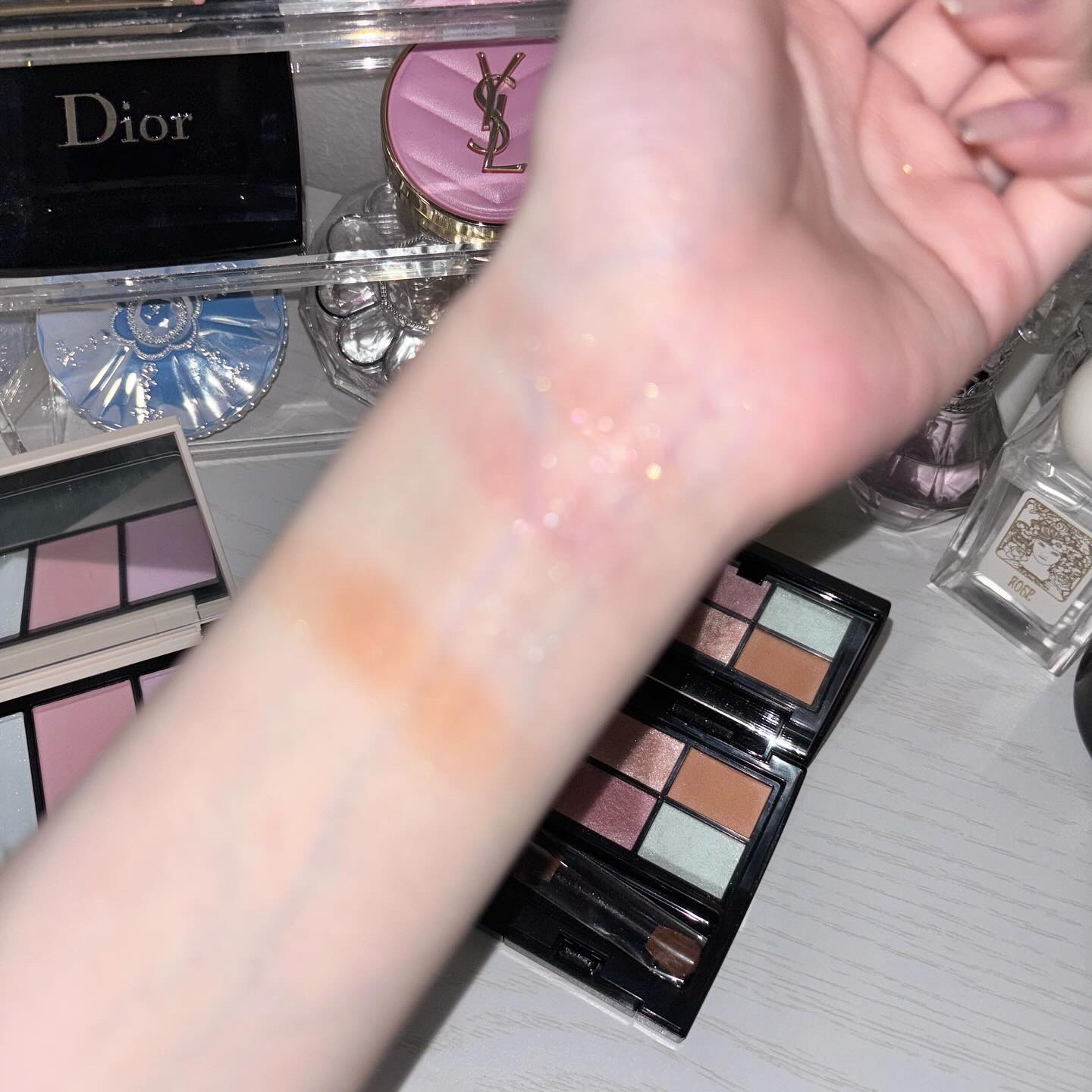 ミネラルクラッシィシャドー/エトヴォス/アイシャドウパレットを使ったクチコミ（3枚目）