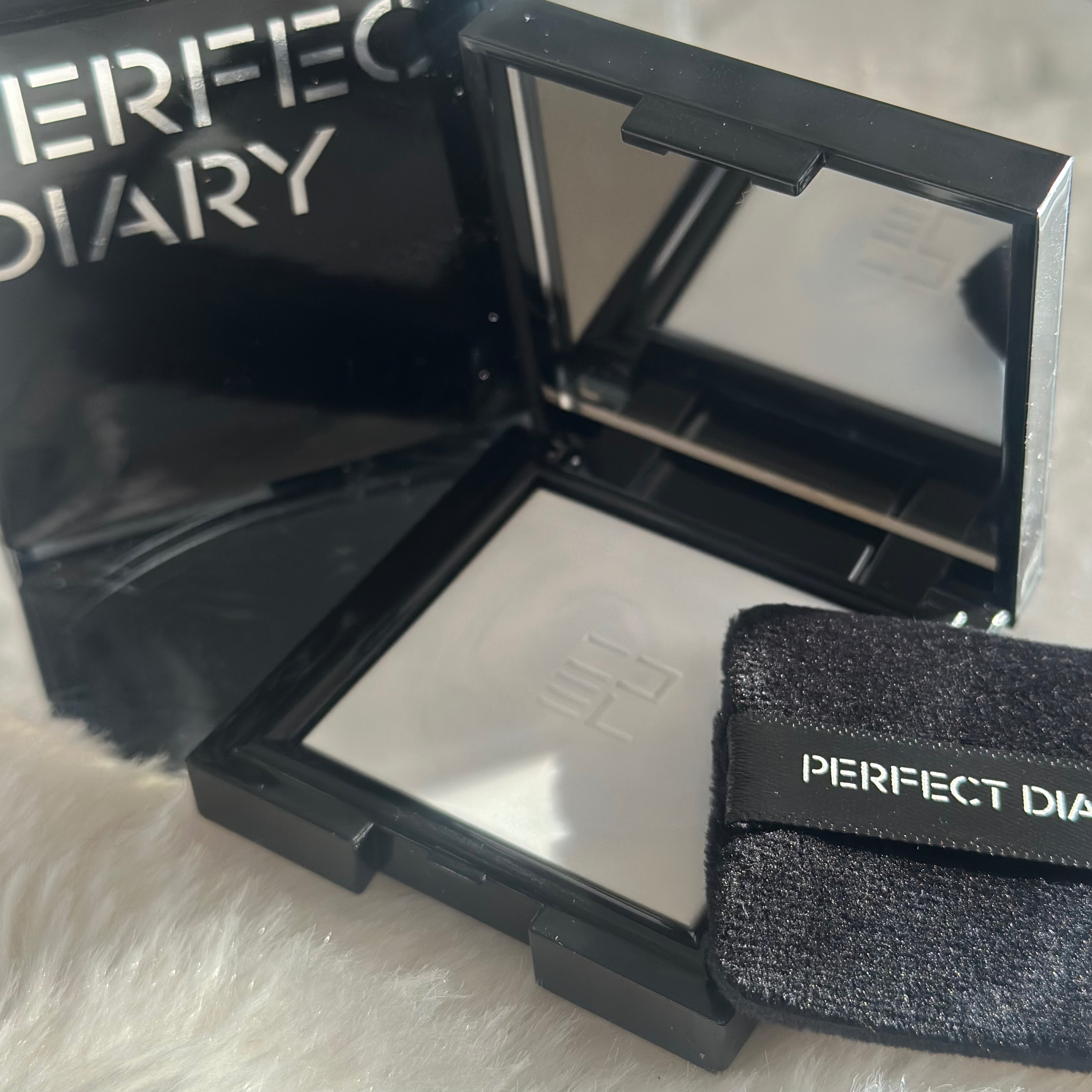 PERFECT DIARY (パーフェクトダイアリー)トランスルーシェントブルーリング ルースパウダー　ブルーシャイニング限定/PERFECT DIARY/ルースパウダーを使ったクチコミ（2枚目）