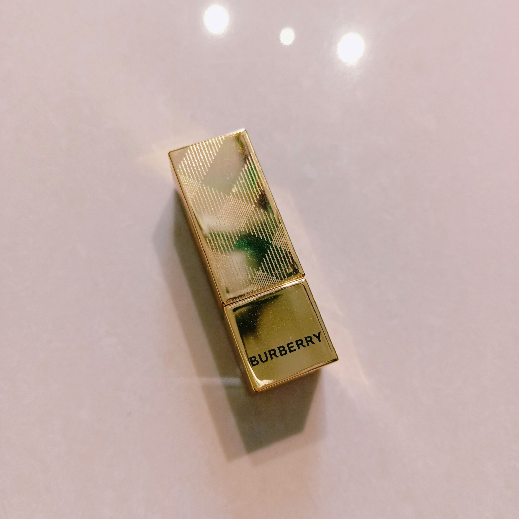 Burberry Beauty BURBERRY KISSESのクチコミ「BURBERRY
BURBERRY KISSES
93 MATTE RUSSET
──────.....」（1枚目）