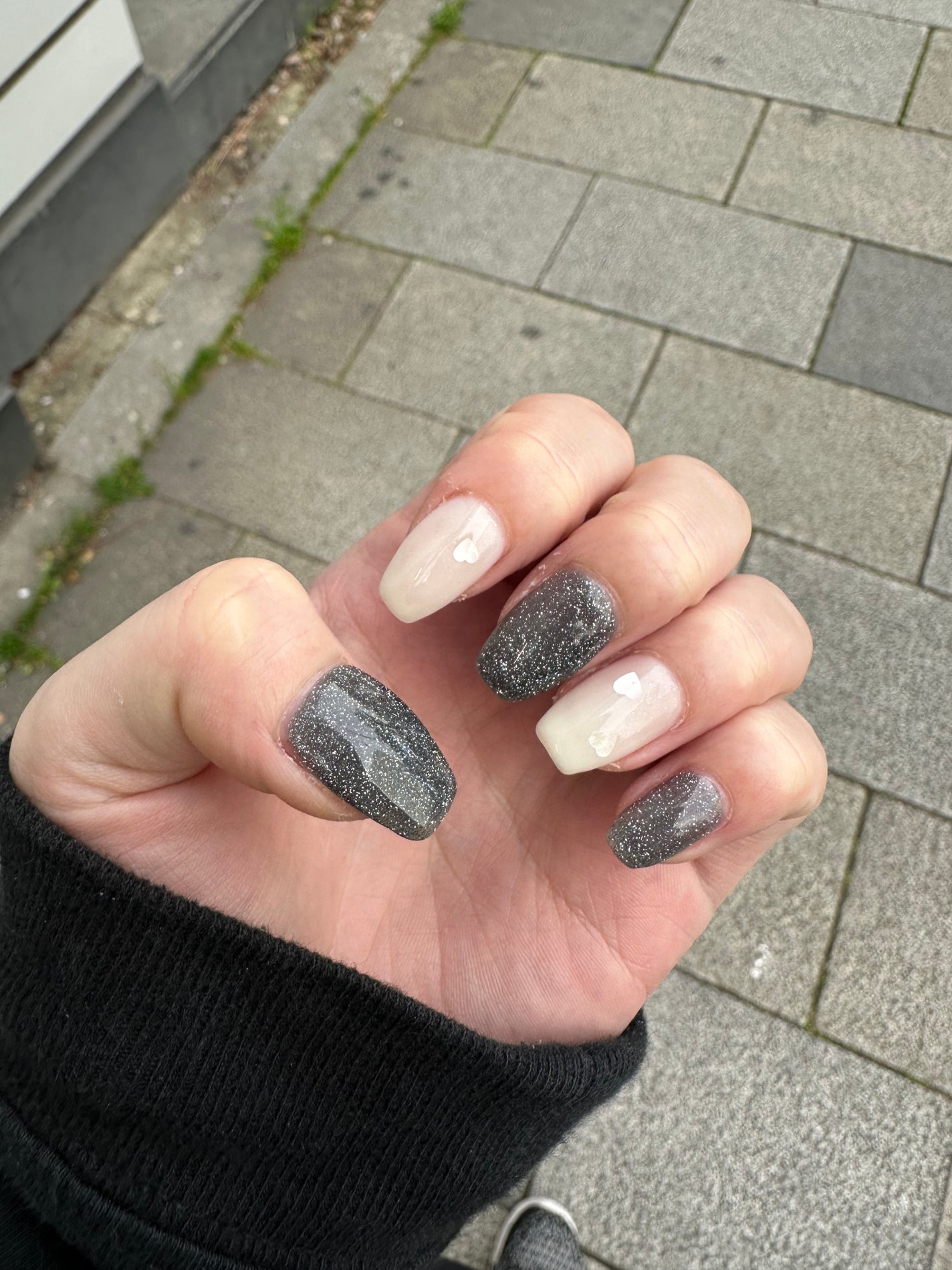 SaE😈❤️美容系ダンサー on LIPS 「初めてのフラッシュネイル💅ほんとにライト当てるとギラッギラに光..」(2枚目)