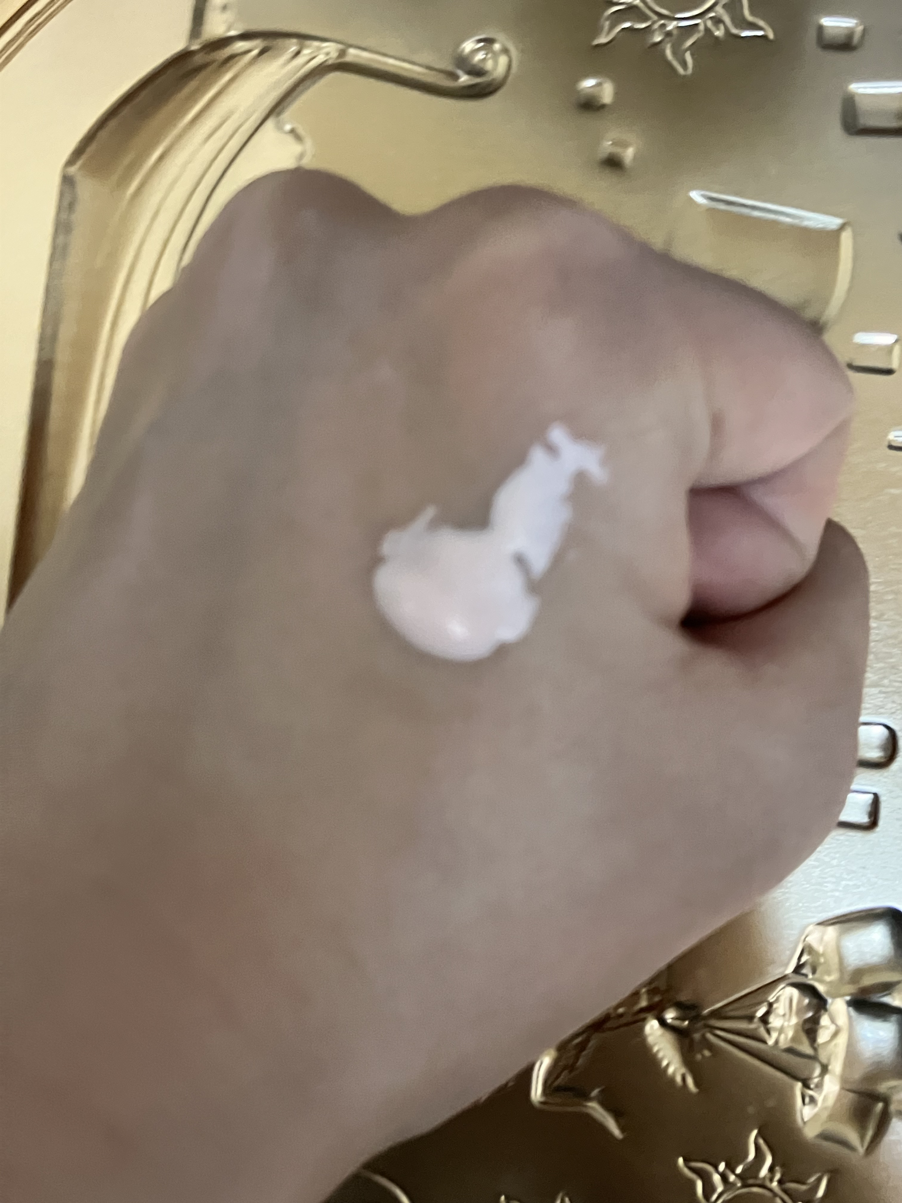 トーンアップUV エッセンス ピンクフラミンゴ/サンカット®/日焼け止めローションを使ったクチコミ（2枚目）